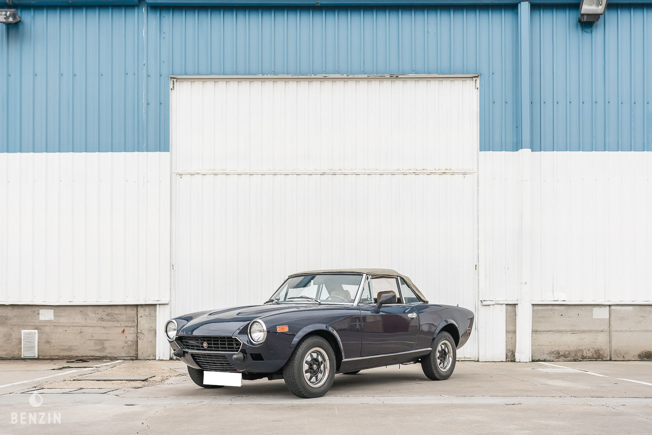 Fiat 124 Spider a vendre/ Fiat 124 Spider to sell/ Fiat 124 Spider verkaufen/ Fiat 124 Spider en venta Fiat 124 Spider a vendre/ Fiat 124 Spider to sell/ Fiat 124 Spider verkaufen/ Fiat 124 Spider en venta