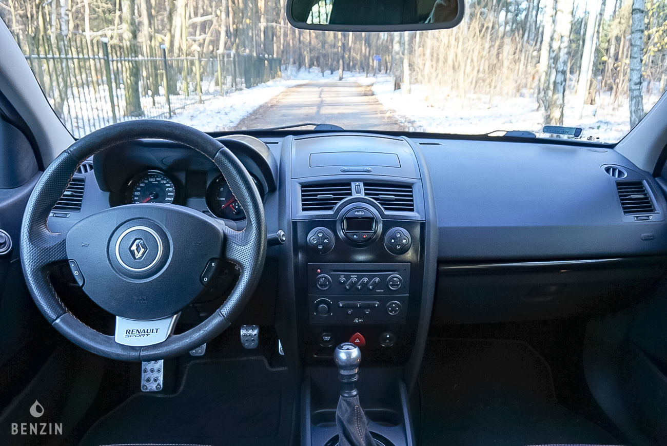 Renault Megane 2 RS - 2004 - Benzin.fr occasion à vendre se vende for sale te koop zu verkaufen Renault Megane 2 RS - 2004 - Benzin.fr occasion à vendre se vende for sale te koop zu verkaufen