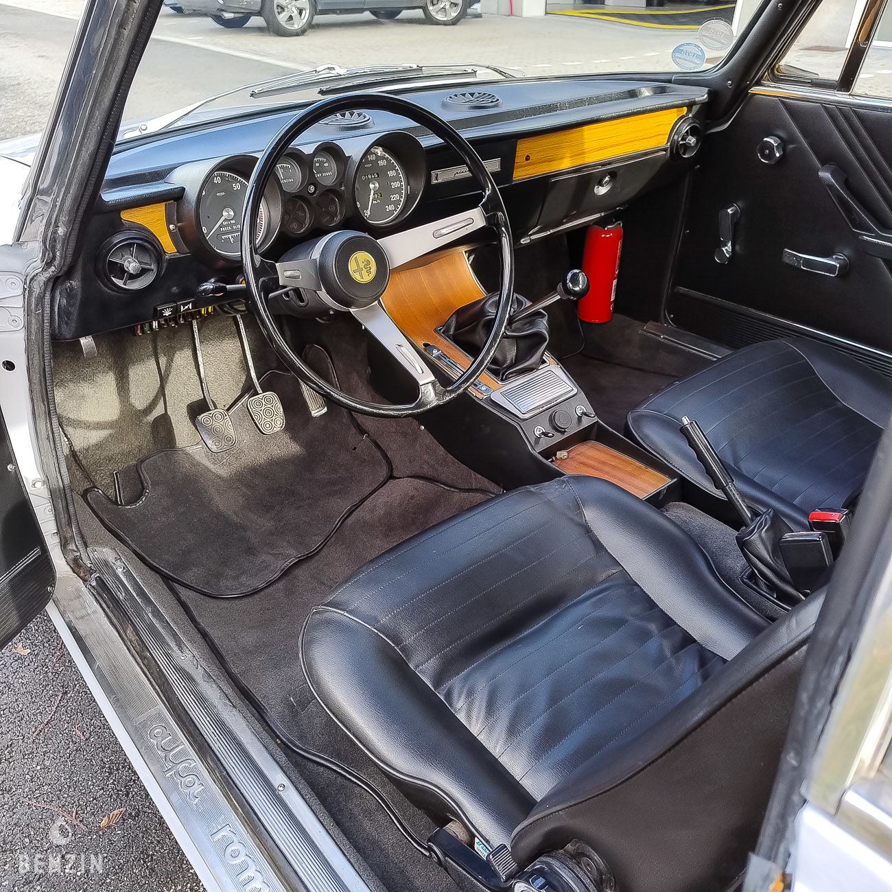 Alfa GT 1300 Junior - 1975 - Benzin.fr occasion à vendre se vende for sale te koop zu verkaufen Alfa GT 1300 Junior - 1975 - Benzin.fr occasion à vendre se vende for sale te koop zu verkaufen