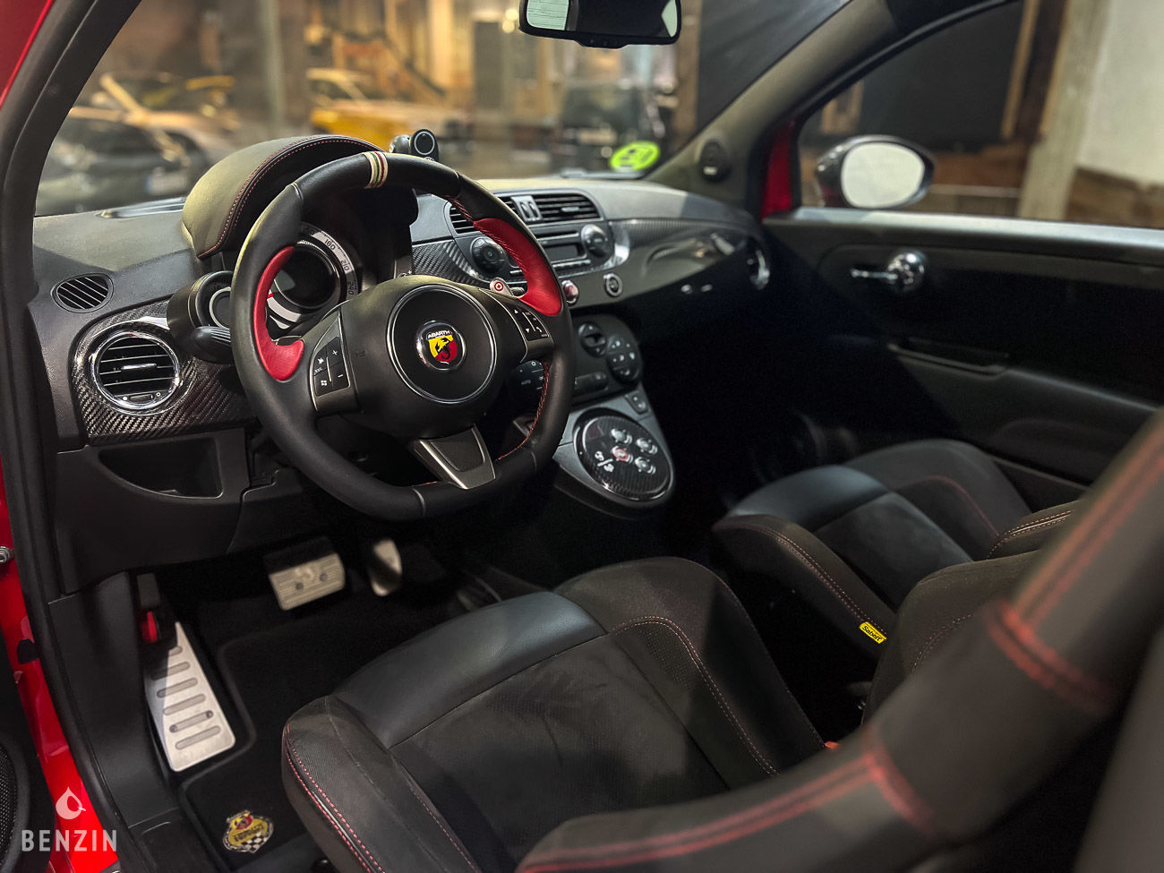 Abarth 695 Tributo Ferrari N°424/1649 - 2010- Benzin.fr occasion à vendre se vende for sale te koop zu verkaufen Abarth 695 Tributo Ferrari N°424/1649 - 2010- Benzin.fr occasion à vendre se vende for sale te koop zu verkaufen