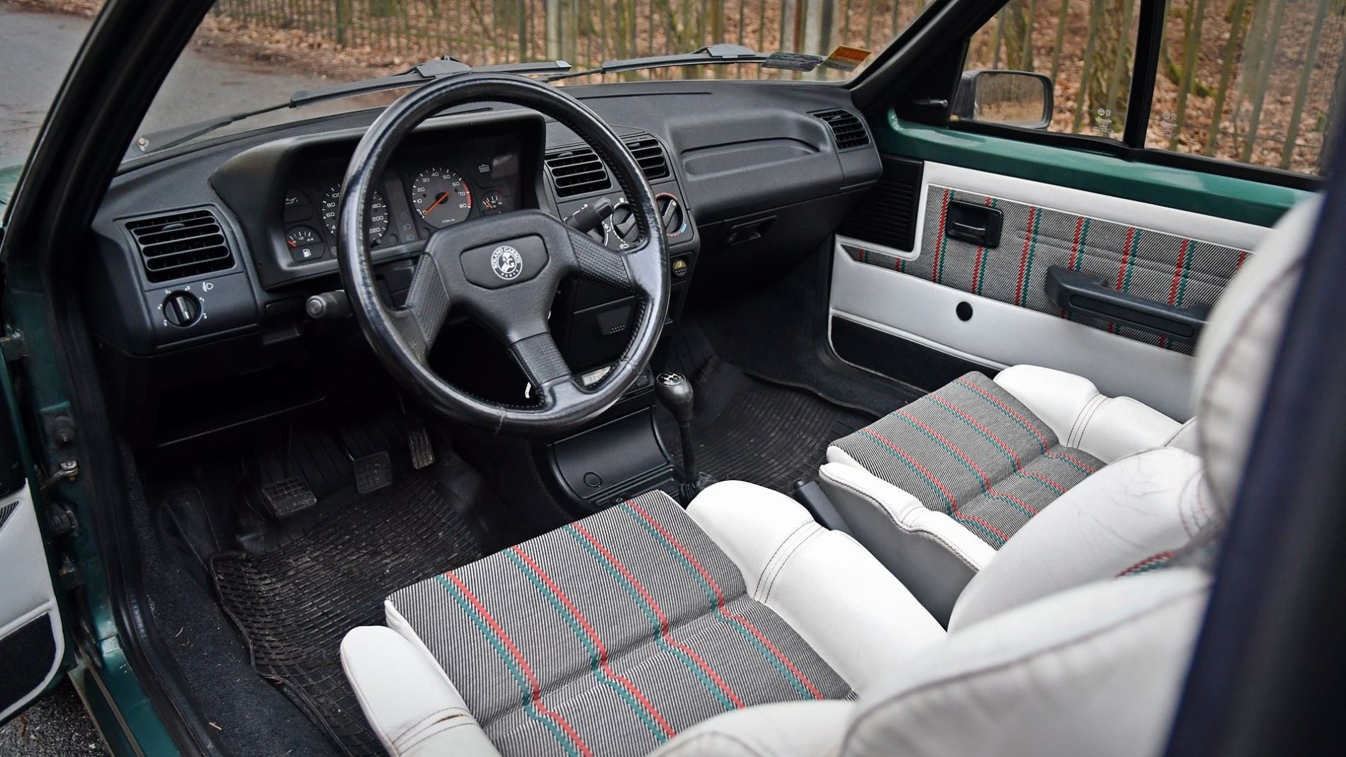 Peugeot 205 Roland Garros - 1993 - Benzin.fr occasion à vendre se vende for sale te koop zu verkaufen Peugeot 205 Roland Garros - 1993 - Benzin.fr occasion à vendre se vende for sale te koop zu verkaufen