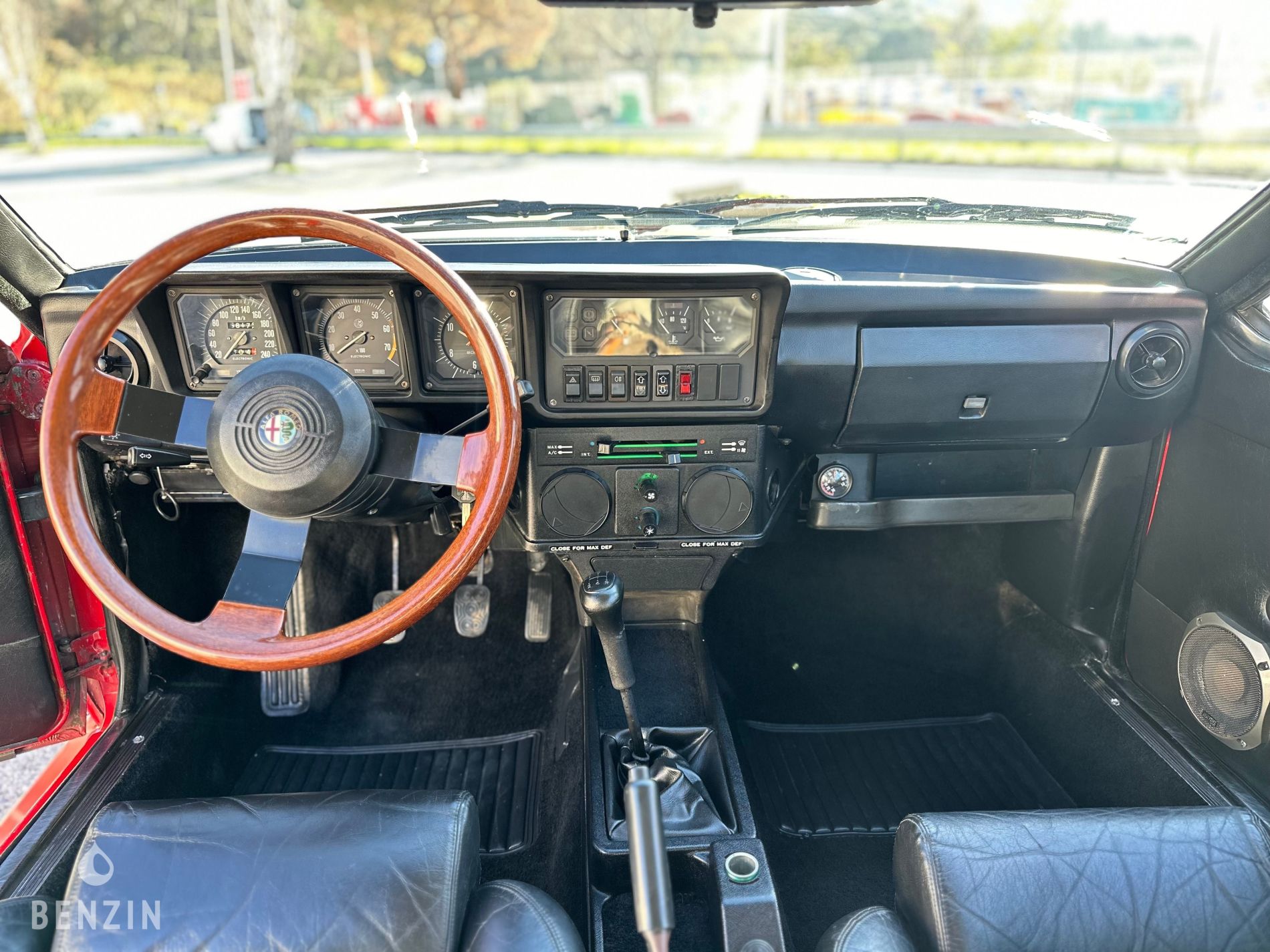 Alfa Romeo GTV6 - 1984 - Benzin.fr occasion à vendre se vende for sale te koop zu verkaufen Alfa Romeo GTV6 - 1984 - Benzin.fr occasion à vendre se vende for sale te koop zu verkaufen