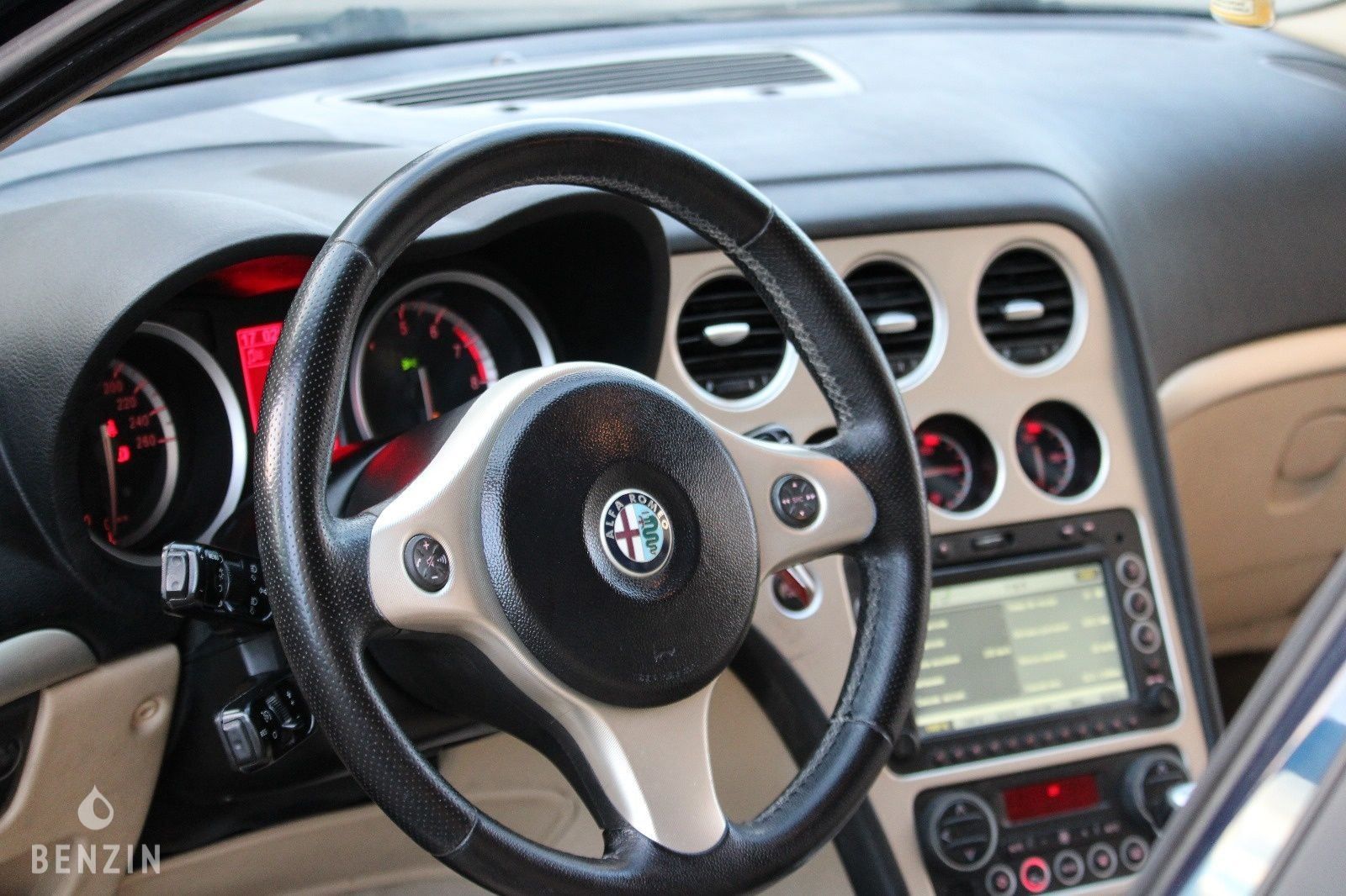 Alfa Romeo 159 3.2 V6 Q4 - 2007 - Benzin.fr occasion à vendre se vende for sale te koop zu verkaufen Alfa Romeo 159 3.2 V6 Q4 - 2007 - Benzin.fr occasion à vendre se vende for sale te koop zu verkaufen