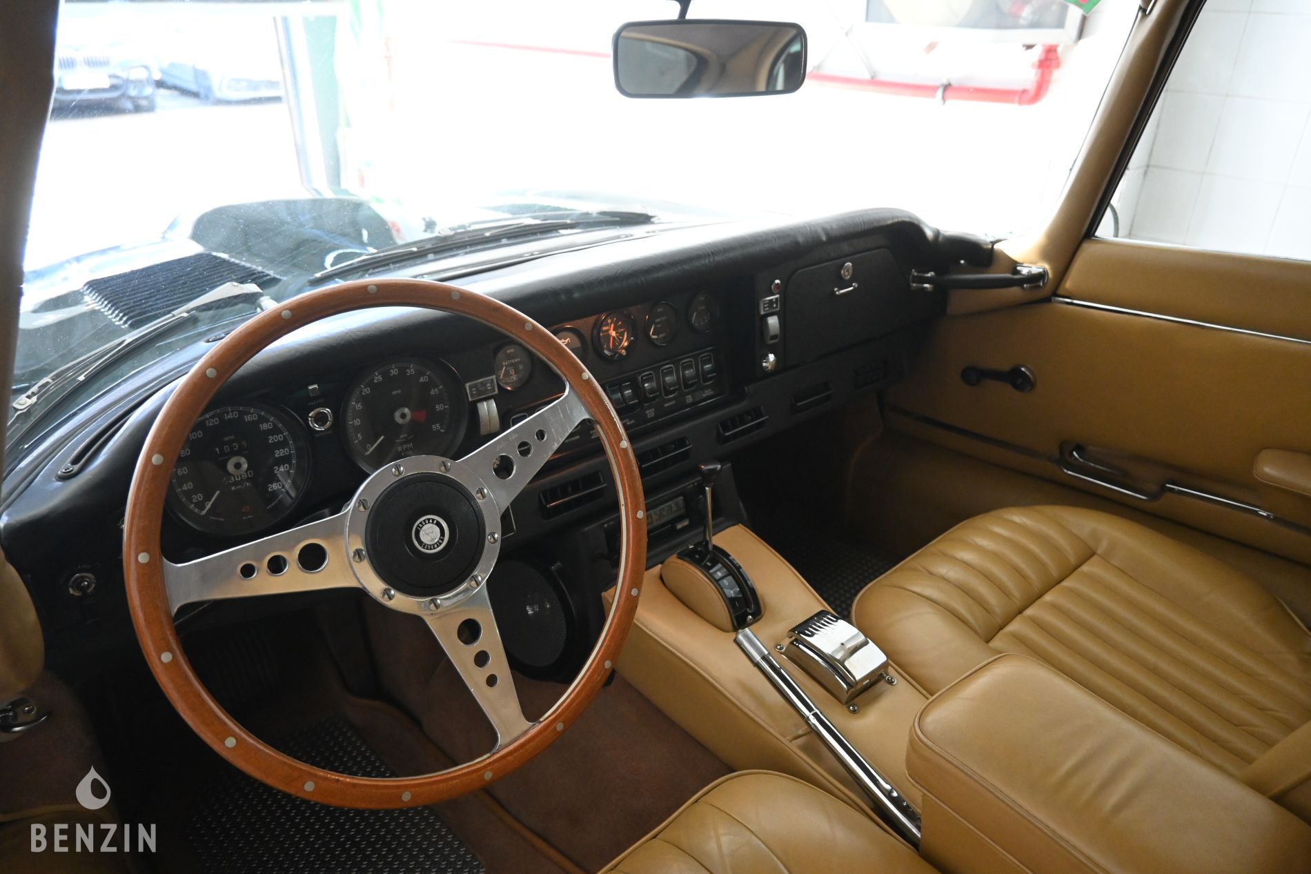 Jaguar E-Type 4.2 FHC 2+2 - 1972 - Benzin.fr occasion à vendre se vende for sale te koop zu verkaufen Jaguar E-Type 4.2 FHC 2+2 - 1972 - Benzin.fr occasion à vendre se vende for sale te koop zu verkaufen