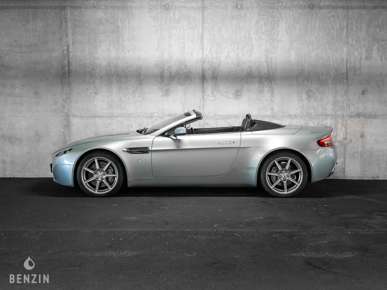 Aston Martin V8 Vantage Roadster - 2008 - Benzin.fr occasion à vendre se vende for sale te koop zu verkaufen Aston Martin V8 Vantage Roadster - 2008 - Benzin.fr occasion à vendre se vende for sale te koop zu verkaufen
