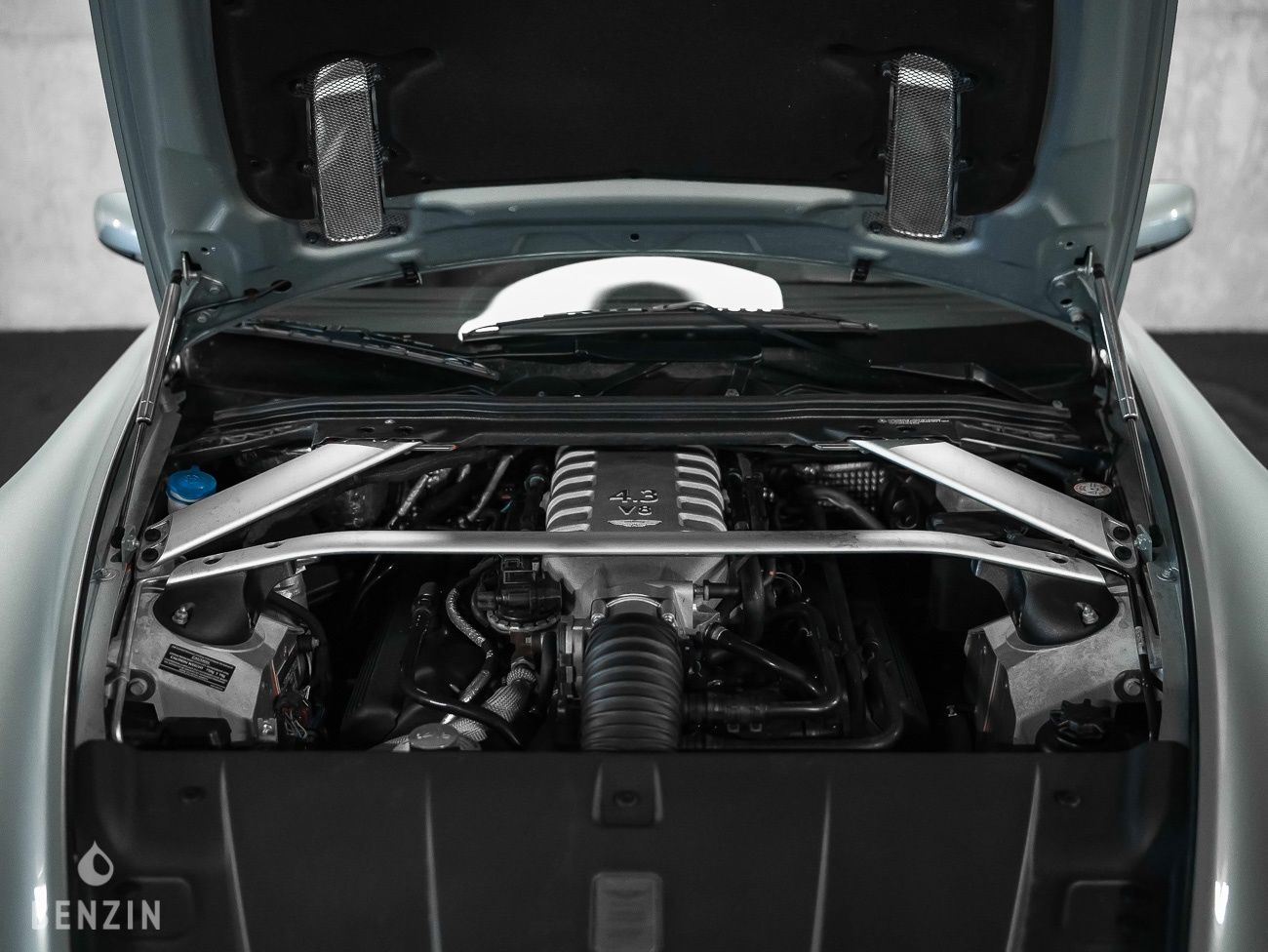 Aston Martin V8 Vantage Roadster - 2008 - Benzin.fr occasion à vendre se vende for sale te koop zu verkaufen Aston Martin V8 Vantage Roadster - 2008 - Benzin.fr occasion à vendre se vende for sale te koop zu verkaufen