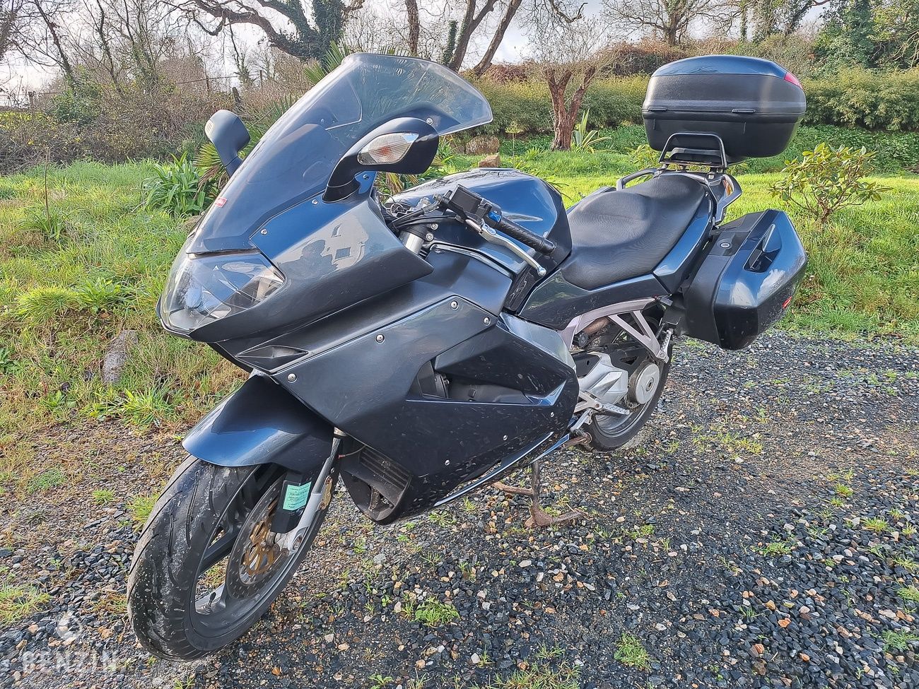 Aprilia Futura RST 1000 - 2001 - Benzin.fr occasion à vendre se vende for sale te koop zu verkaufen Aprilia Futura RST 1000 - 2001 - Benzin.fr occasion à vendre se vende for sale te koop zu verkaufen