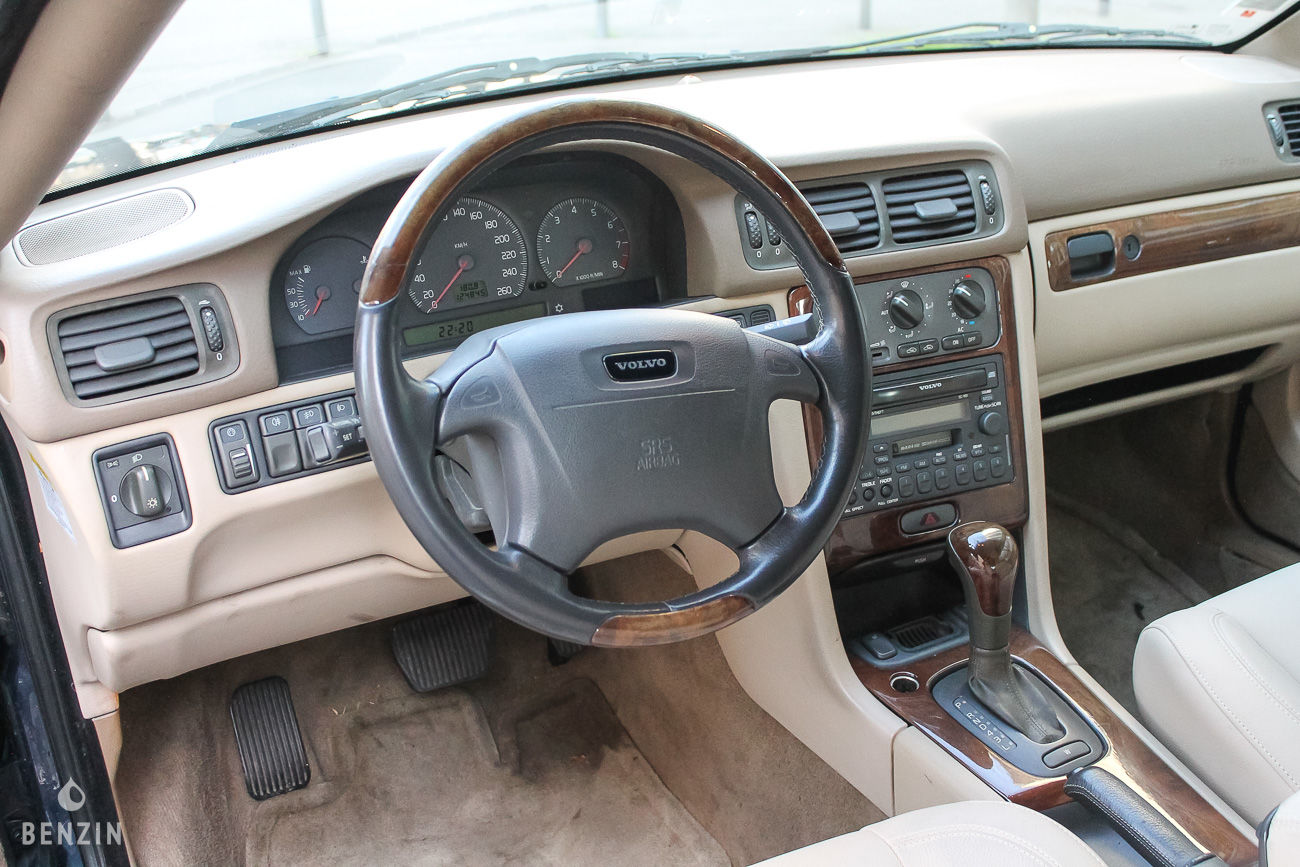 Volvo C70 Cabriolet 2.4t - 2004 - Benzin.fr occasion à vendre se vende for sale te koop zu verkaufen Volvo C70 Cabriolet 2.4t - 2004 - Benzin.fr occasion à vendre se vende for sale te koop zu verkaufen