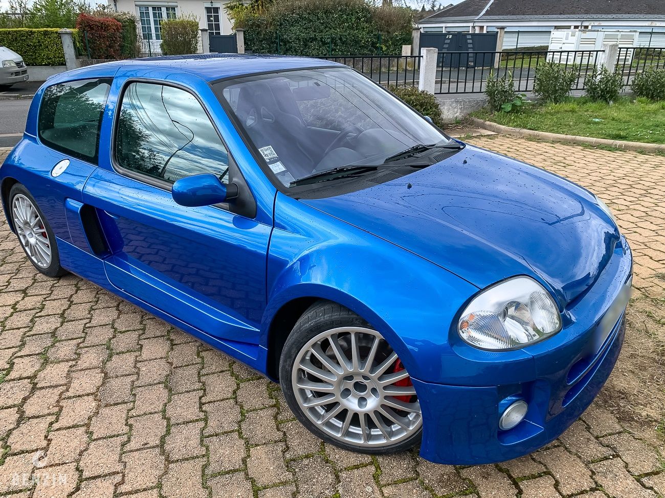 Renault Clio V6 - 2002 - Benzin.fr occasion à vendre se vende for sale te koop zu verkaufen Renault Clio V6 - 2002 - Benzin.fr occasion à vendre se vende for sale te koop zu verkaufen