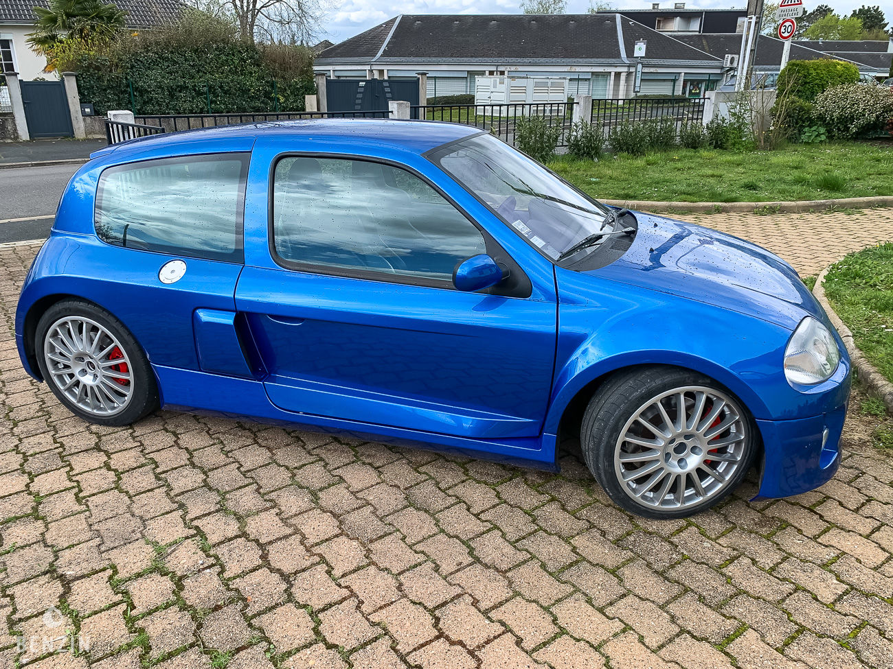 Renault Clio V6 - 2002 - Benzin.fr occasion à vendre se vende for sale te koop zu verkaufen Renault Clio V6 - 2002 - Benzin.fr occasion à vendre se vende for sale te koop zu verkaufen