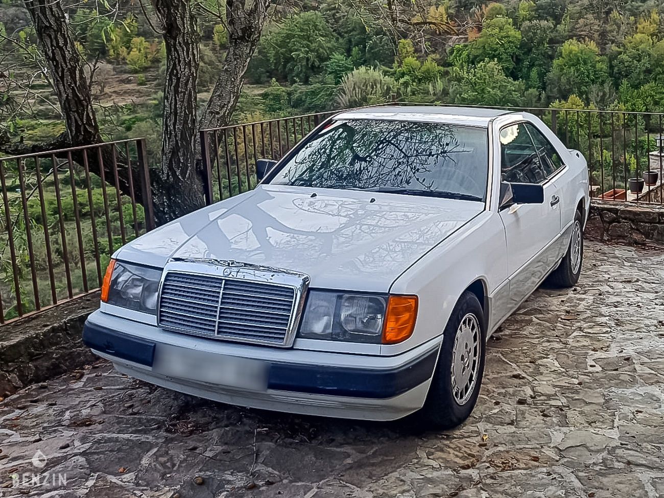 Mercedes-Benz 230 CE W124 - 1989 - Benzin.fr occasion à vendre se vende for sale te koop zu verkaufen Mercedes-Benz 230 CE W124 - 1989 - Benzin.fr occasion à vendre se vende for sale te koop zu verkaufen