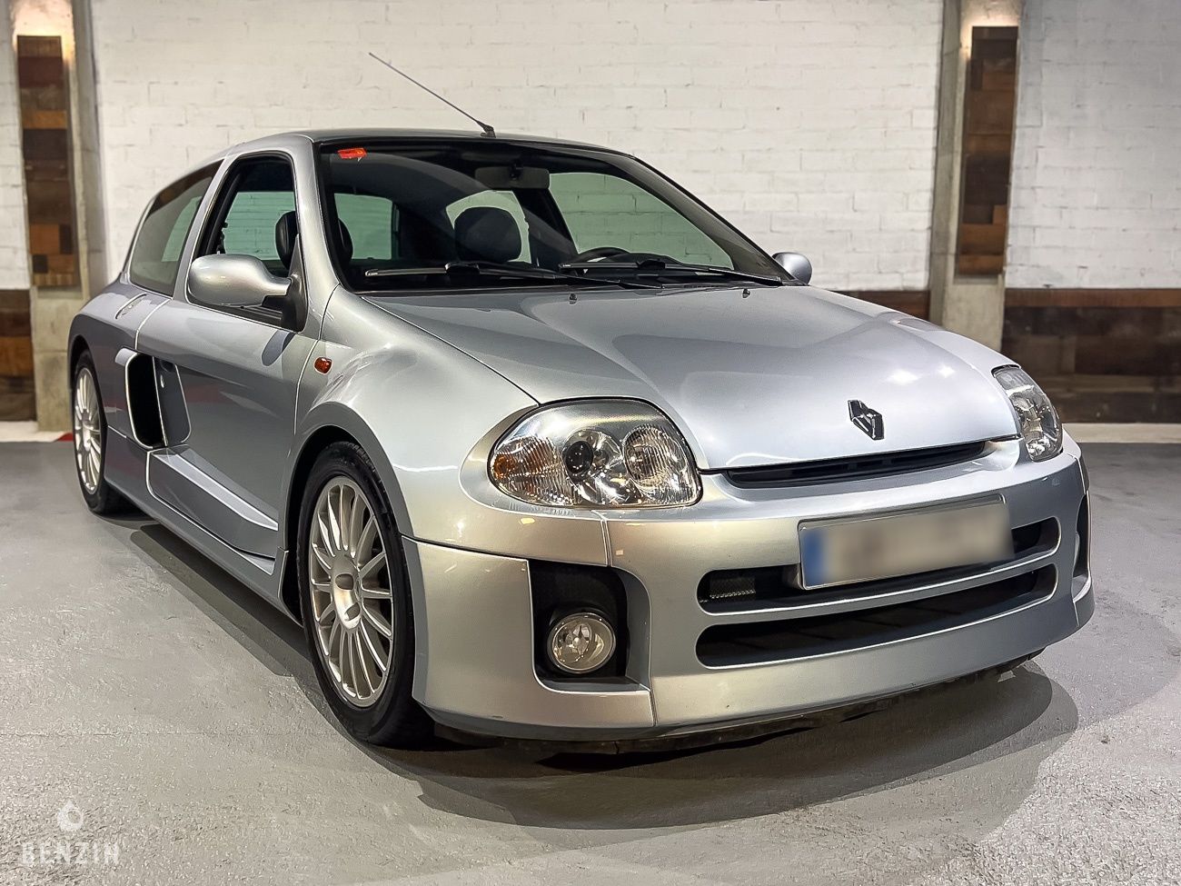 Renault Clio V6 - 2001 - Benzin.fr occasion à vendre se vende for sale te koop zu verkaufen Renault Clio V6 - 2001 - Benzin.fr occasion à vendre se vende for sale te koop zu verkaufen