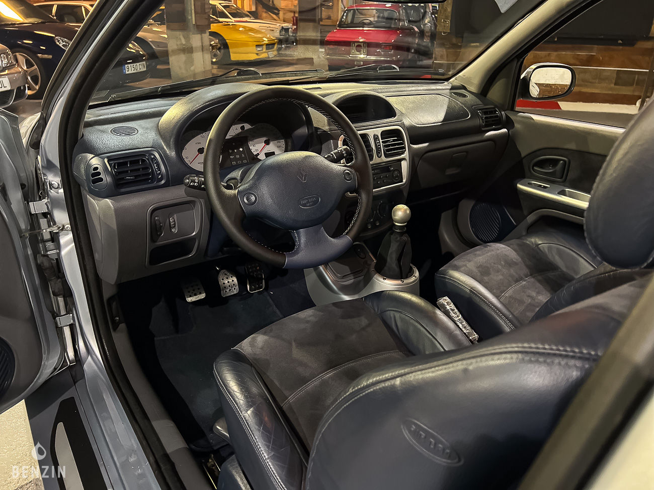 Renault Clio V6 - 2001 - Benzin.fr occasion à vendre se vende for sale te koop zu verkaufen Renault Clio V6 - 2001 - Benzin.fr occasion à vendre se vende for sale te koop zu verkaufen