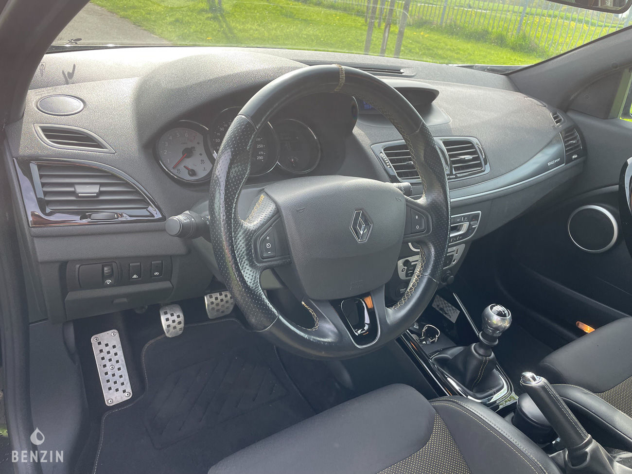 Renault Megane 3 RS RB7 - 2013 - Benzin.fr occasion à vendre se vende for sale te koop zu verkaufen Renault Megane 3 RS RB7 - 2013 - Benzin.fr occasion à vendre se vende for sale te koop zu verkaufen