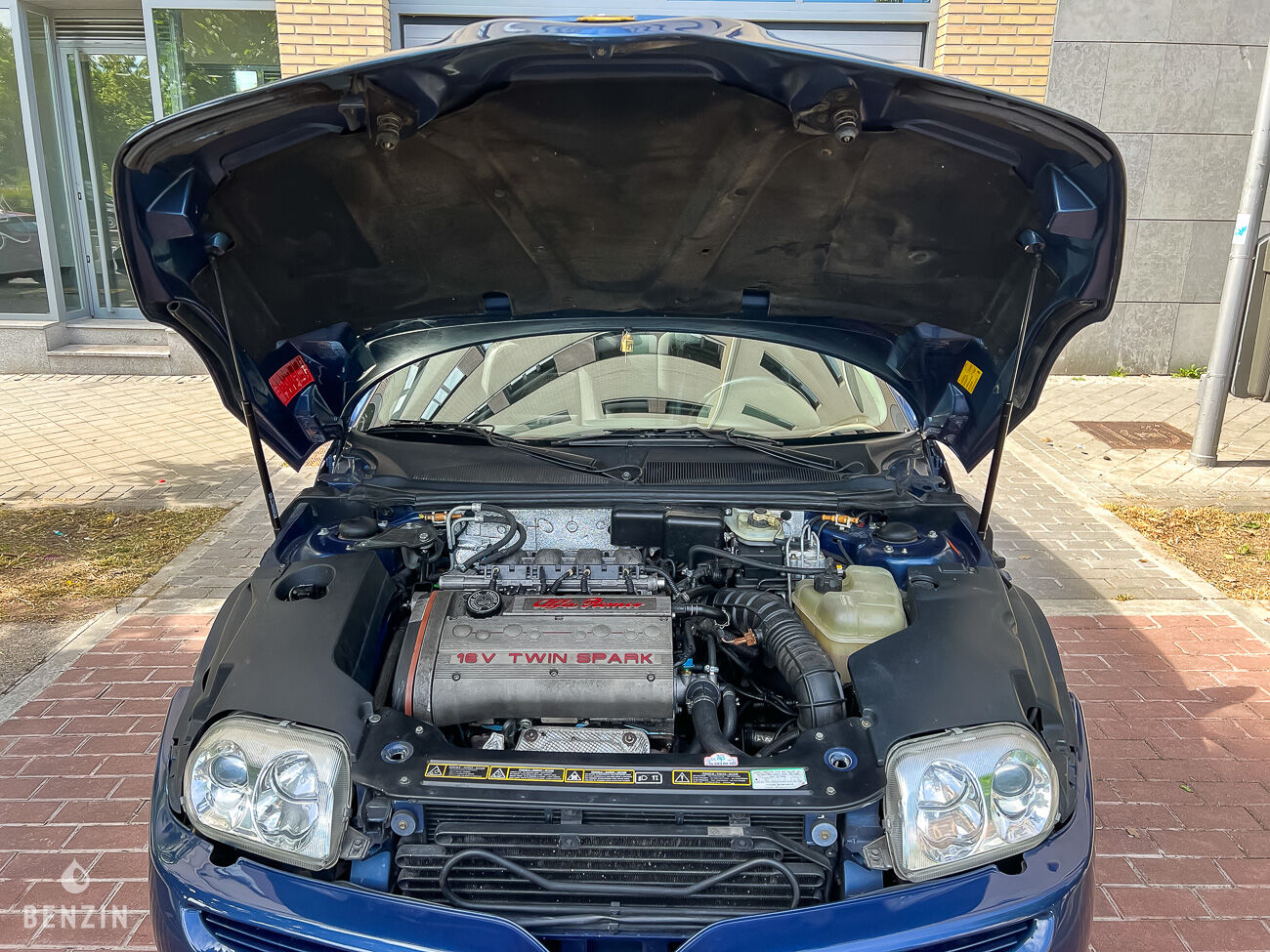 Alfa Romeo GTV 2.0 Twin Spark - 1996 - Benzin.fr occasion à vendre se vende for sale te koop zu verkaufen Alfa Romeo GTV 2.0 Twin Spark - 1996 - Benzin.fr occasion à vendre se vende for sale te koop zu verkaufen