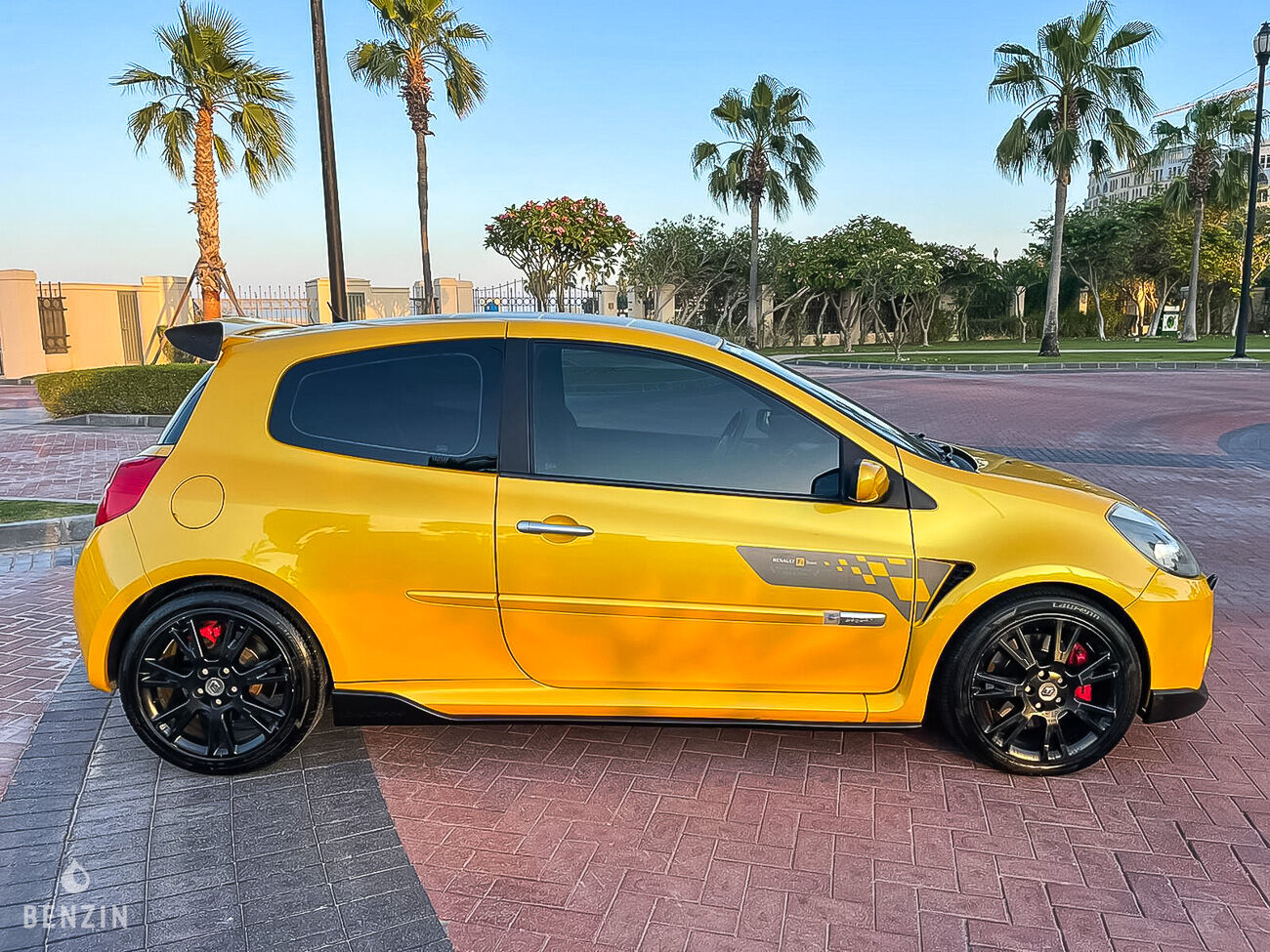 Renault Clio 3 RS F1 Team - 2009 - Benzin.fr occasion à vendre se vende for sale te koop zu verkaufen Renault Clio 3 RS F1 Team - 2009 - Benzin.fr occasion à vendre se vende for sale te koop zu verkaufen