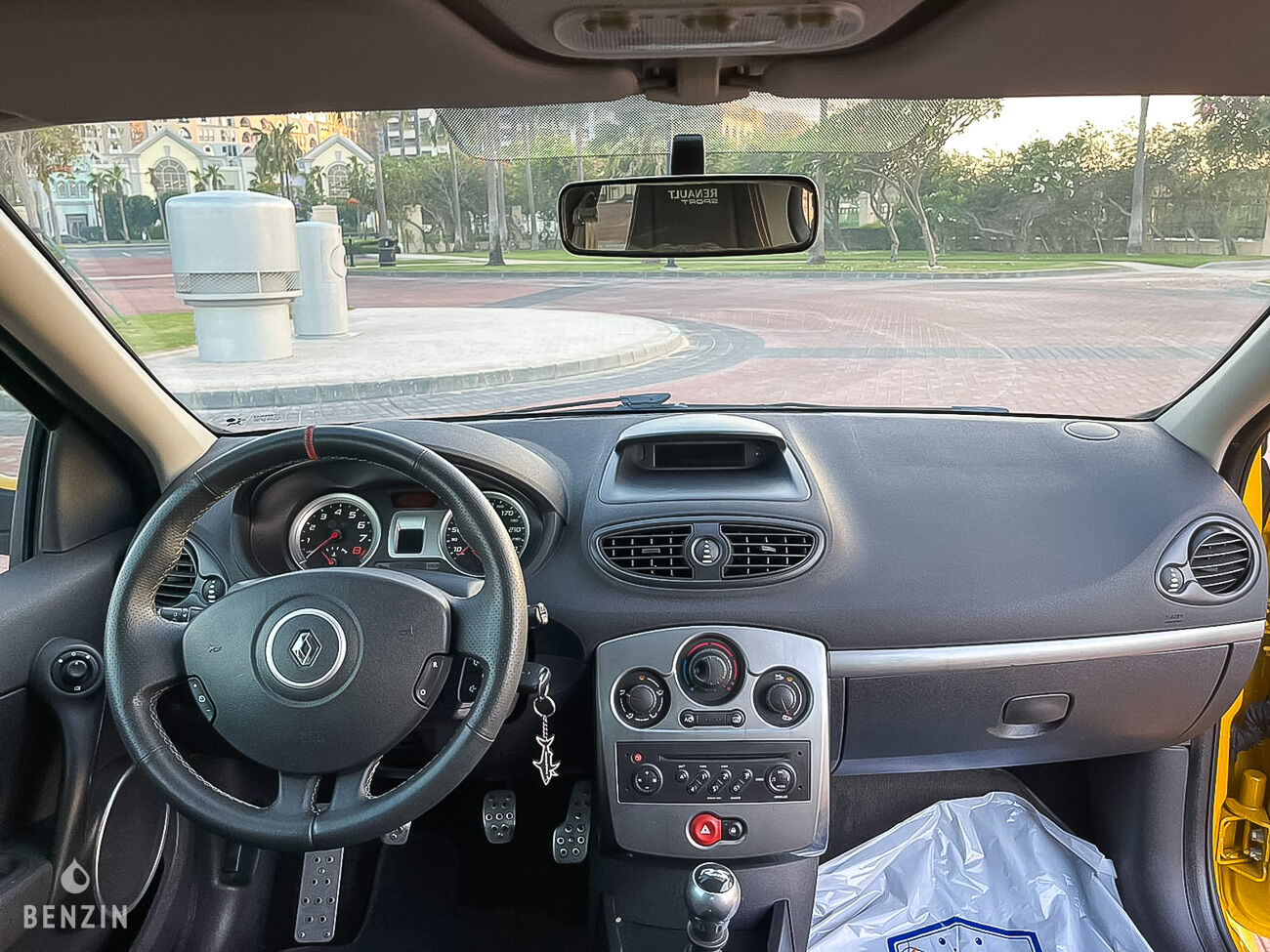 Renault Clio 3 RS F1 Team - 2009 - Benzin.fr occasion à vendre se vende for sale te koop zu verkaufen Renault Clio 3 RS F1 Team - 2009 - Benzin.fr occasion à vendre se vende for sale te koop zu verkaufen