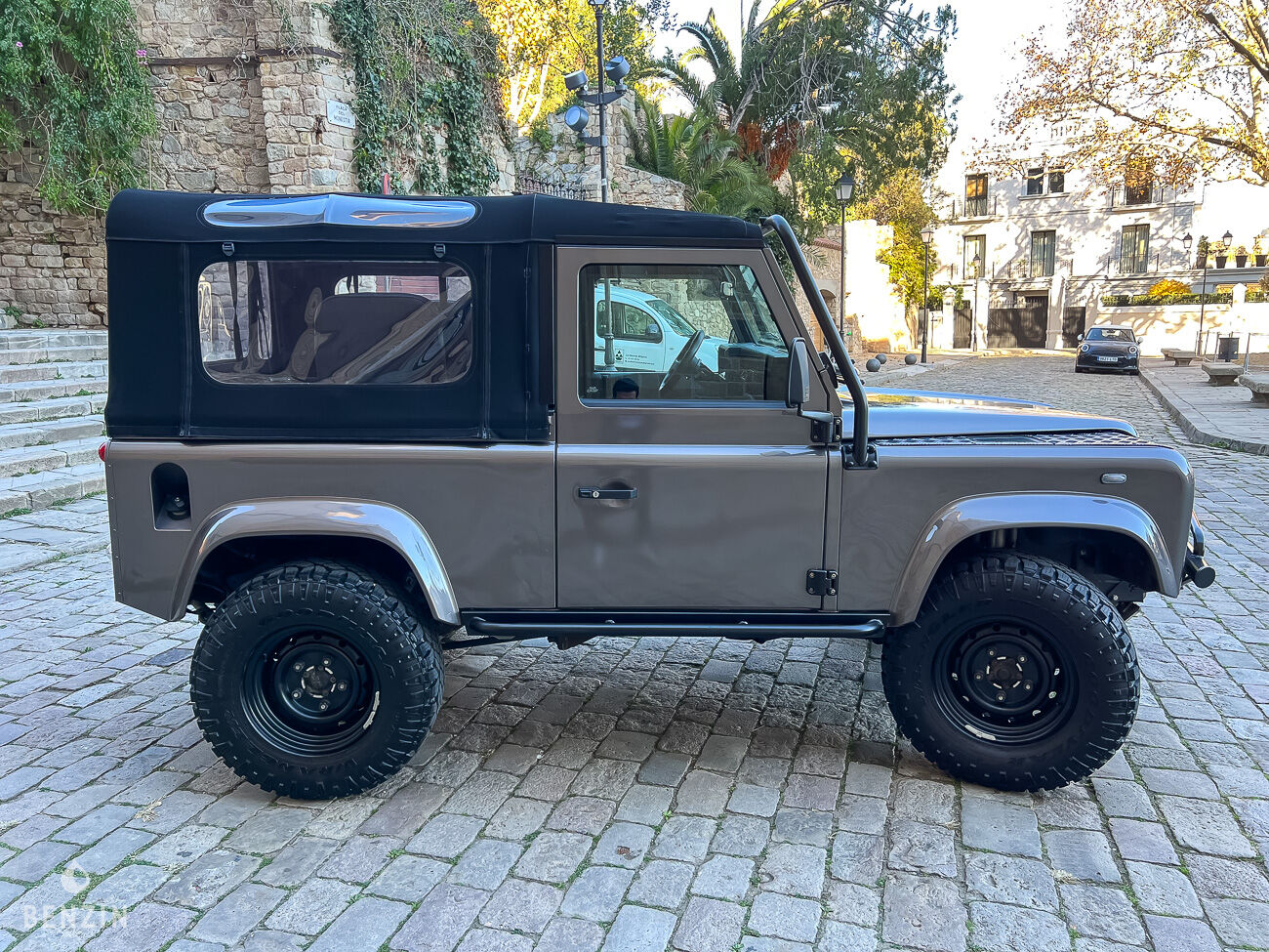 Land Rover Defender V8 50th Anniversary - 1999 - Benzin.fr occasion à vendre se vende for sale te koop zu verkaufen Land Rover Defender V8 50th Anniversary - 1999 - Benzin.fr occasion à vendre se vende for sale te koop zu verkaufen