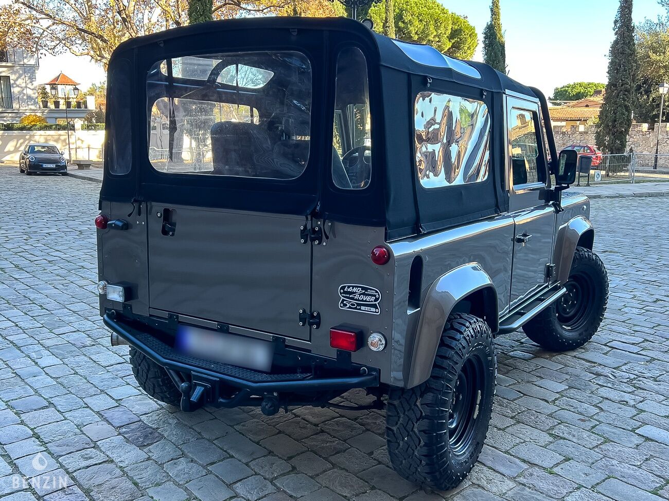 Land Rover Defender V8 50th Anniversary - 1999 - Benzin.fr occasion à vendre se vende for sale te koop zu verkaufen Land Rover Defender V8 50th Anniversary - 1999 - Benzin.fr occasion à vendre se vende for sale te koop zu verkaufen