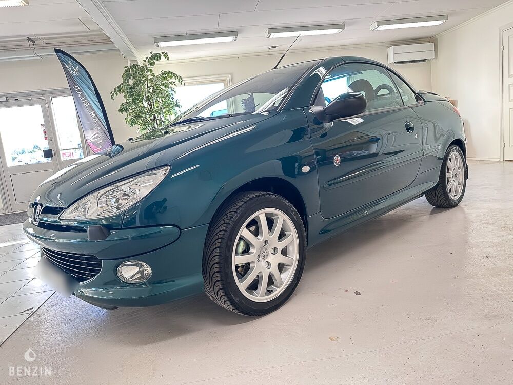Peugeot 206 CC Rolland Garros *4k km - 2003 - Benzin.fr occasion à vendre se vende for sale te koop zu verkaufen Peugeot 206 CC Rolland Garros *4k km - 2003 - Benzin.fr occasion à vendre se vende for sale te koop zu verkaufen