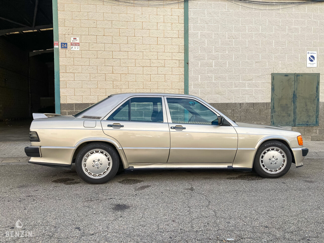 Mercedes-Benz 190E 2.3 16s W201 - 1985 - Benzin.fr occasion à vendre se vende for sale te koop zu verkaufen Mercedes-Benz 190E 2.3 16s W201 - 1985 - Benzin.fr occasion à vendre se vende for sale te koop zu verkaufen