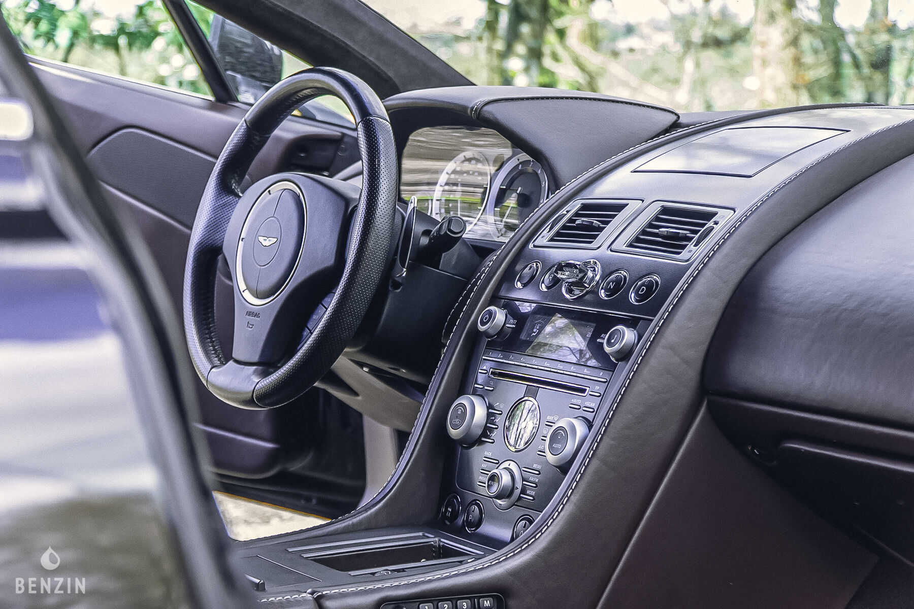 Aston Martin V8 Vantage 4.7 Sportshift Aston Martin V8 Vantage 4.7 Sportshift