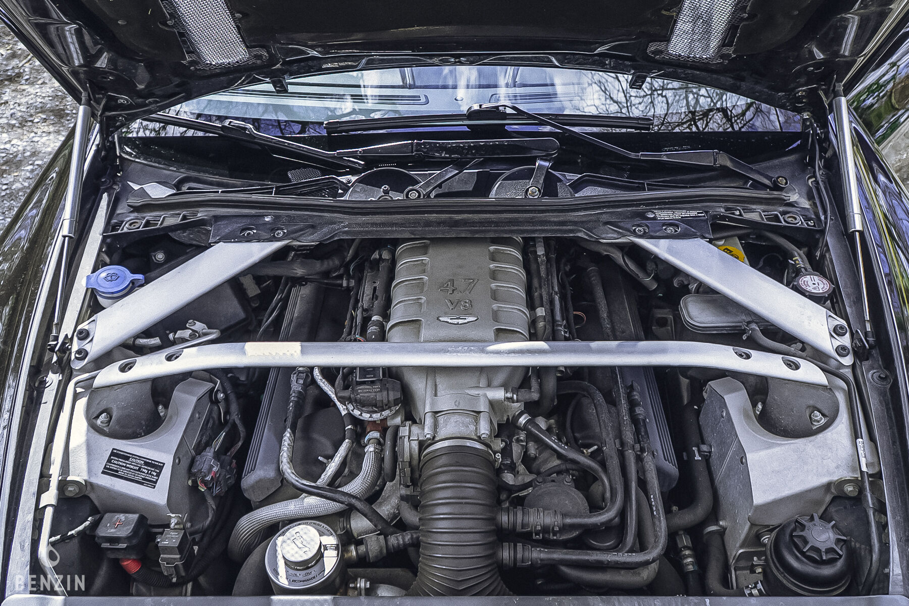 Aston Martin V8 Vantage 4.7 Sportshift Aston Martin V8 Vantage 4.7 Sportshift