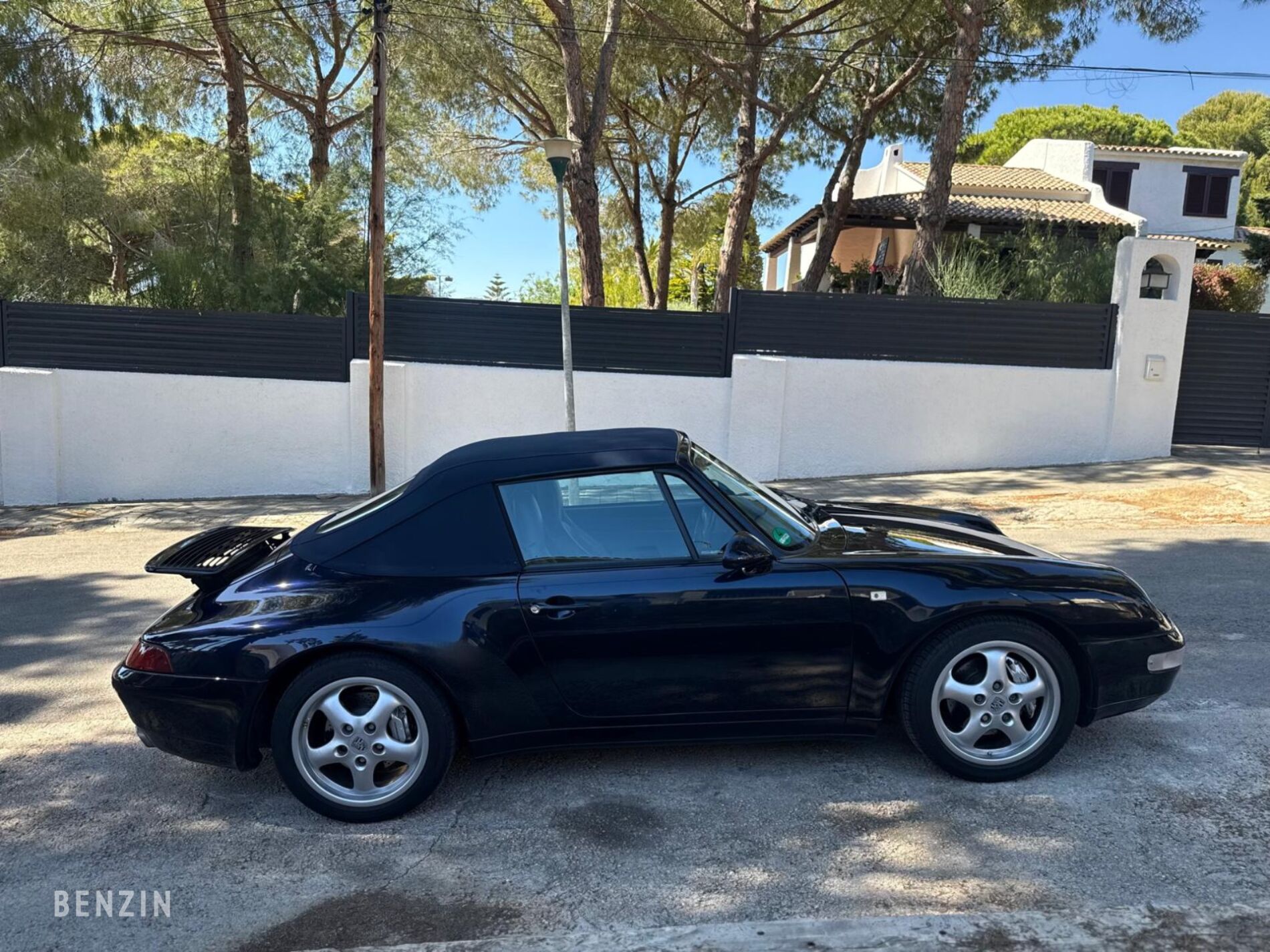 Porsche 911 Type 993 Carrera 4 Cabriolet - 1996