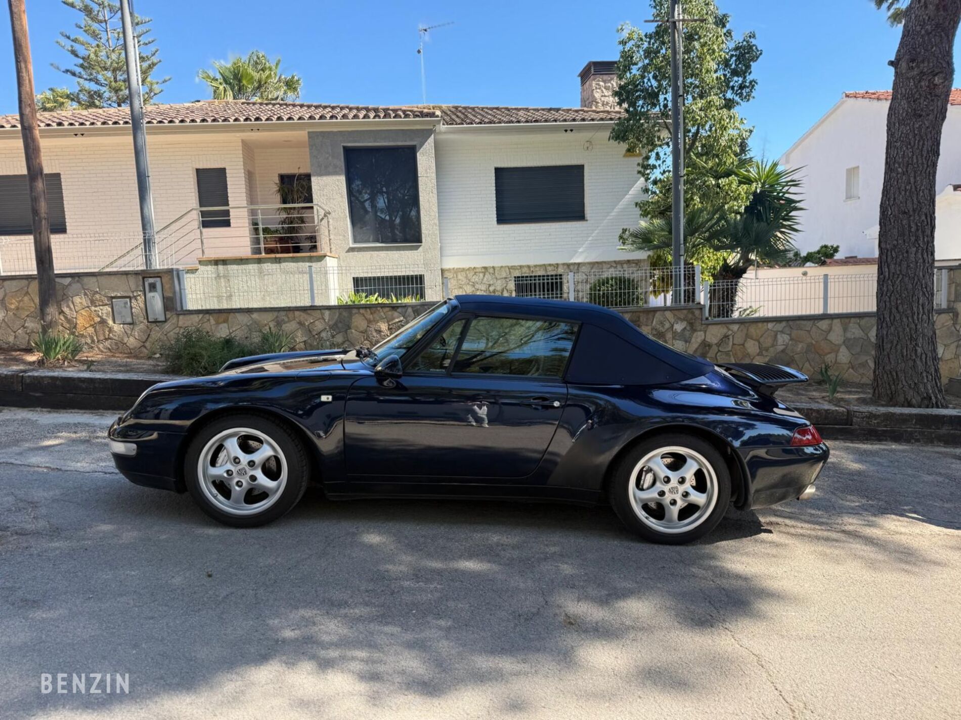 Porsche 911 (993) Carrera 4 Cabriolet Porsche 911 (993) Carrera 4 Cabriolet