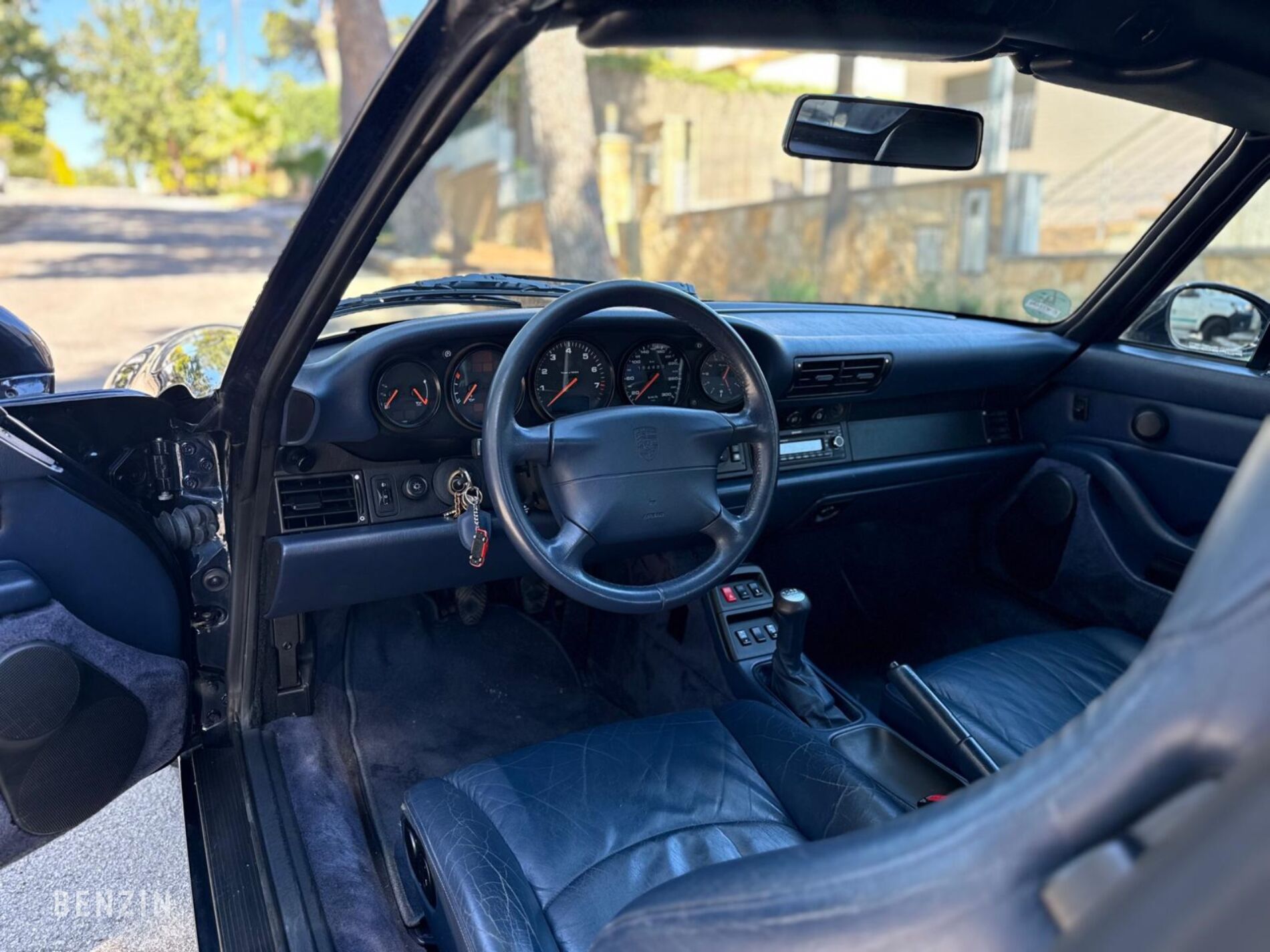 Porsche 911 (993) Carrera 4 Cabriolet Porsche 911 (993) Carrera 4 Cabriolet