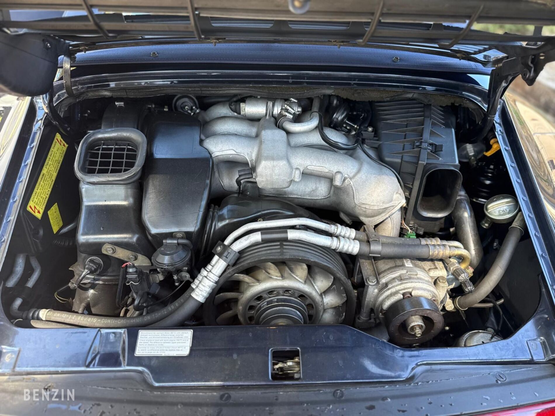 Porsche 911 (993) Carrera 4 Cabriolet Porsche 911 (993) Carrera 4 Cabriolet