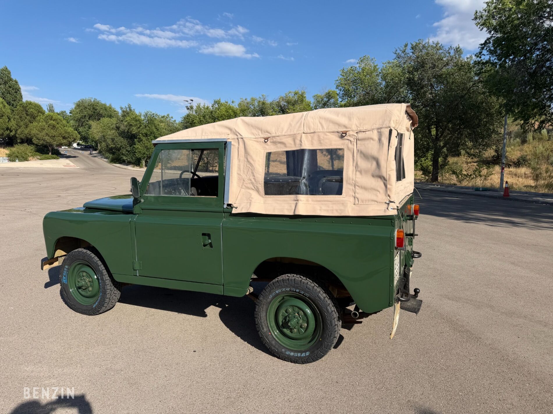  Land Rover Santana 