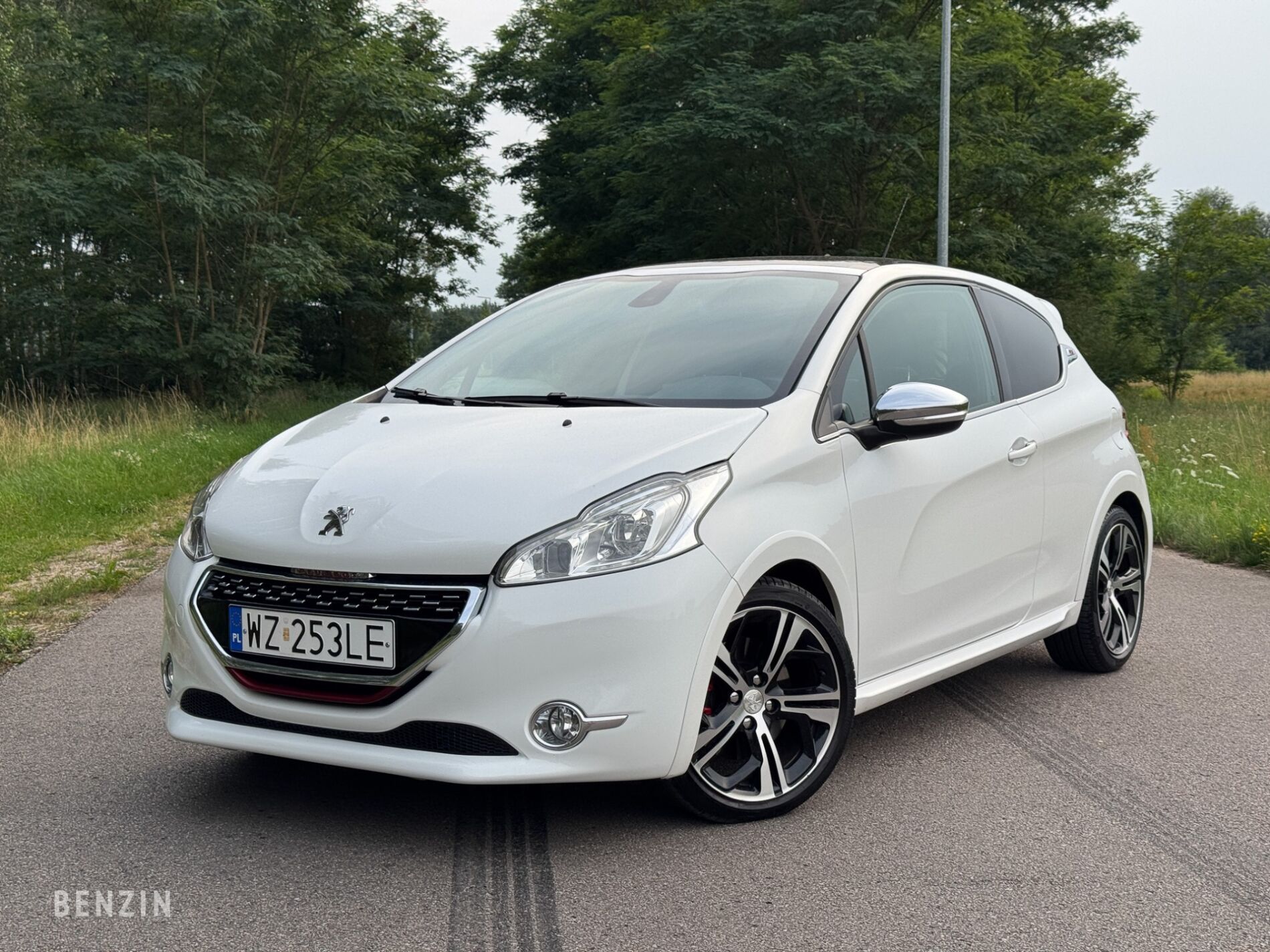 Peugeot 208 GTI - 2014