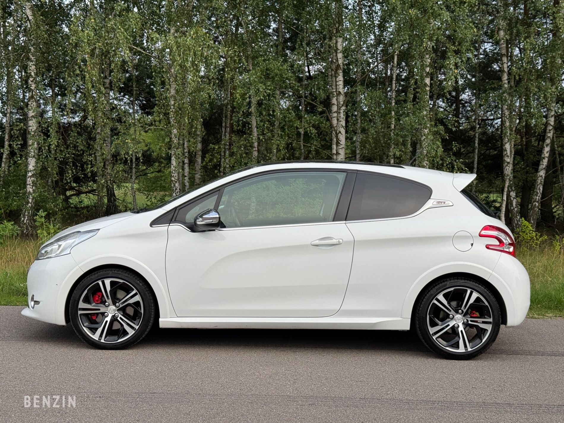 Peugeot 208 GTI - 2014