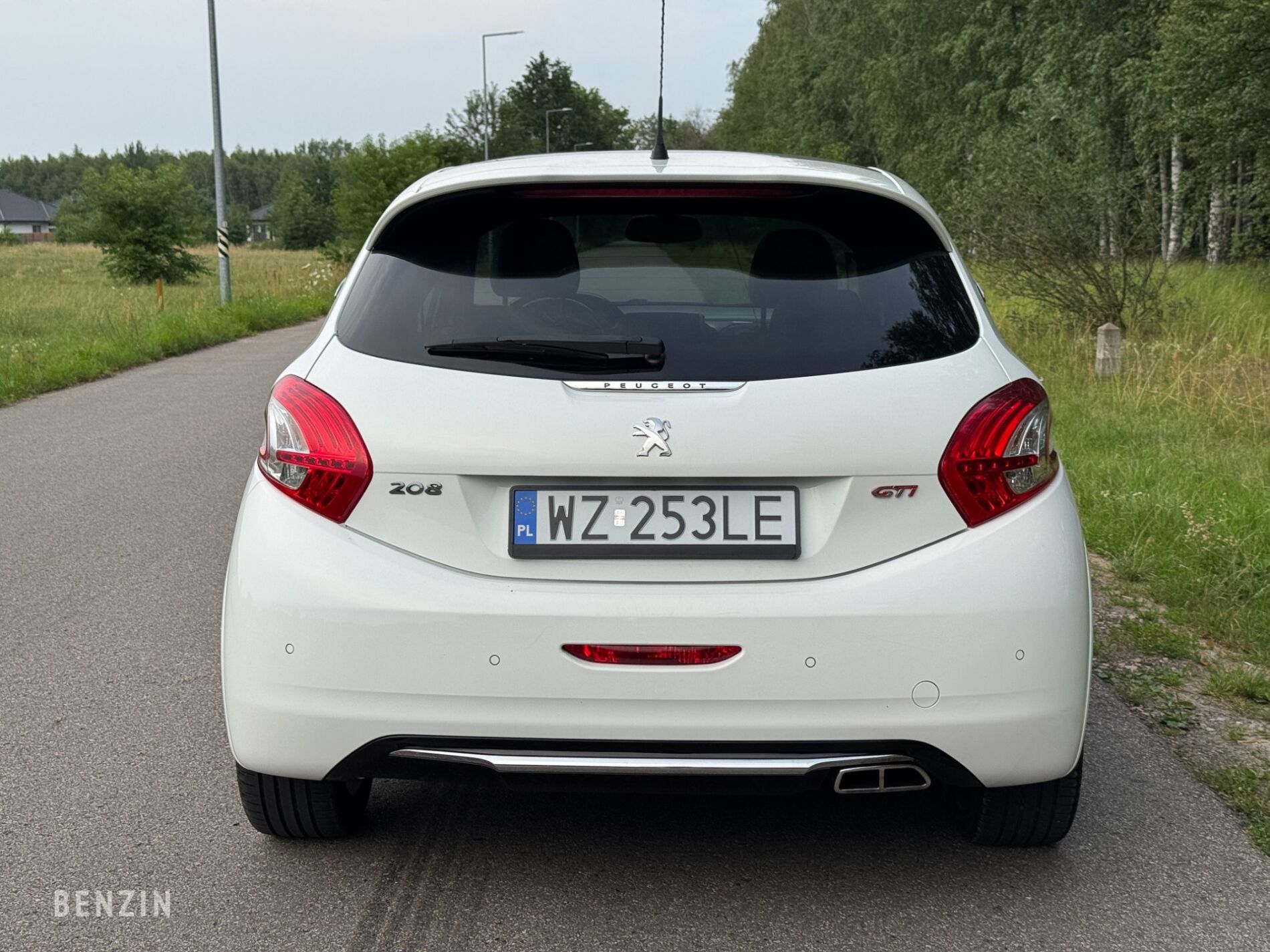 Peugeot 208 GTI - 2014