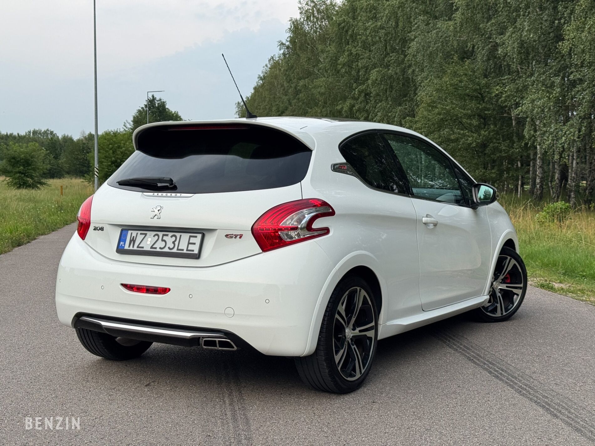 Peugeot 208 GTI - 2014
