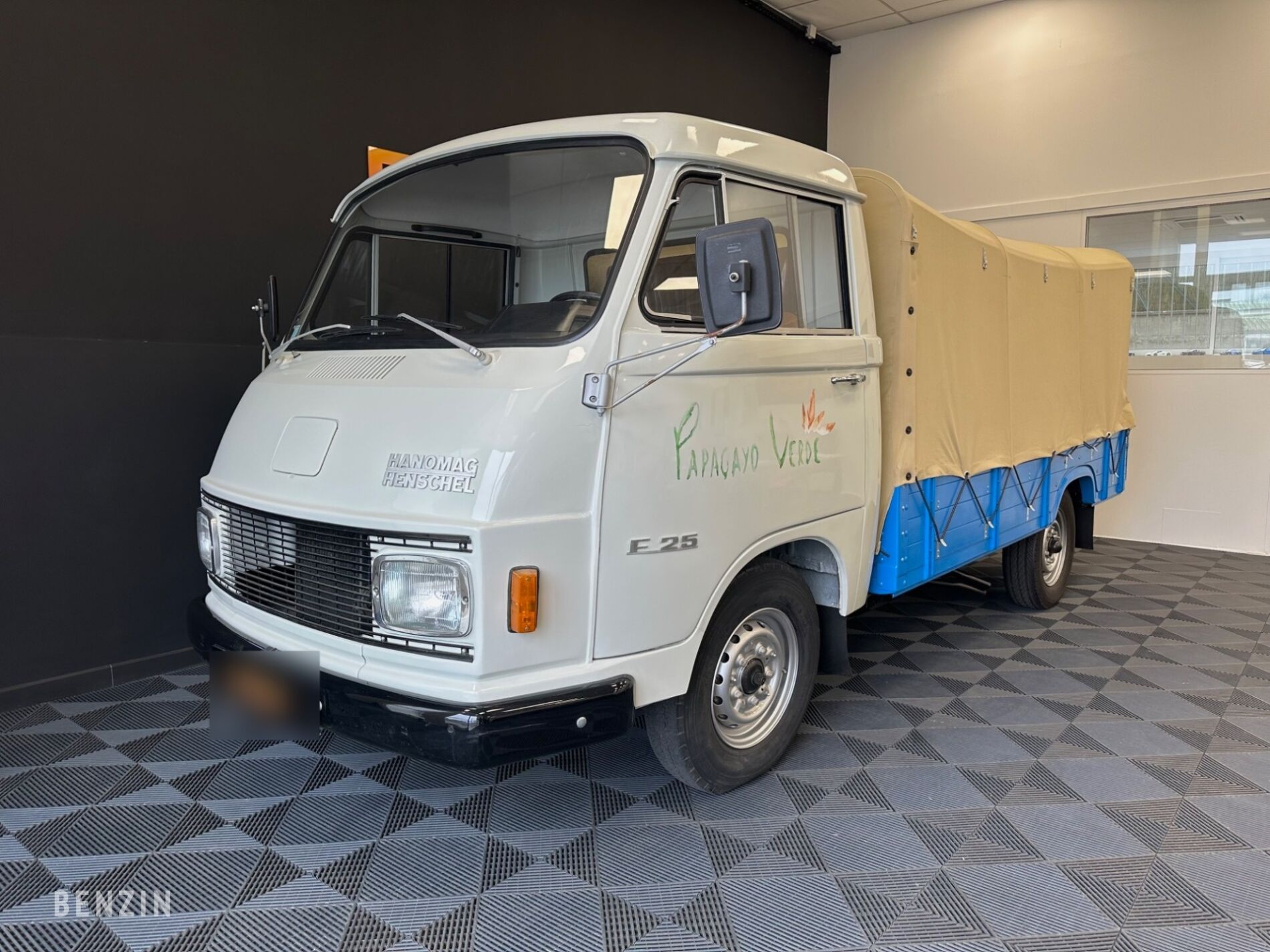 Hanomag Henschel F25