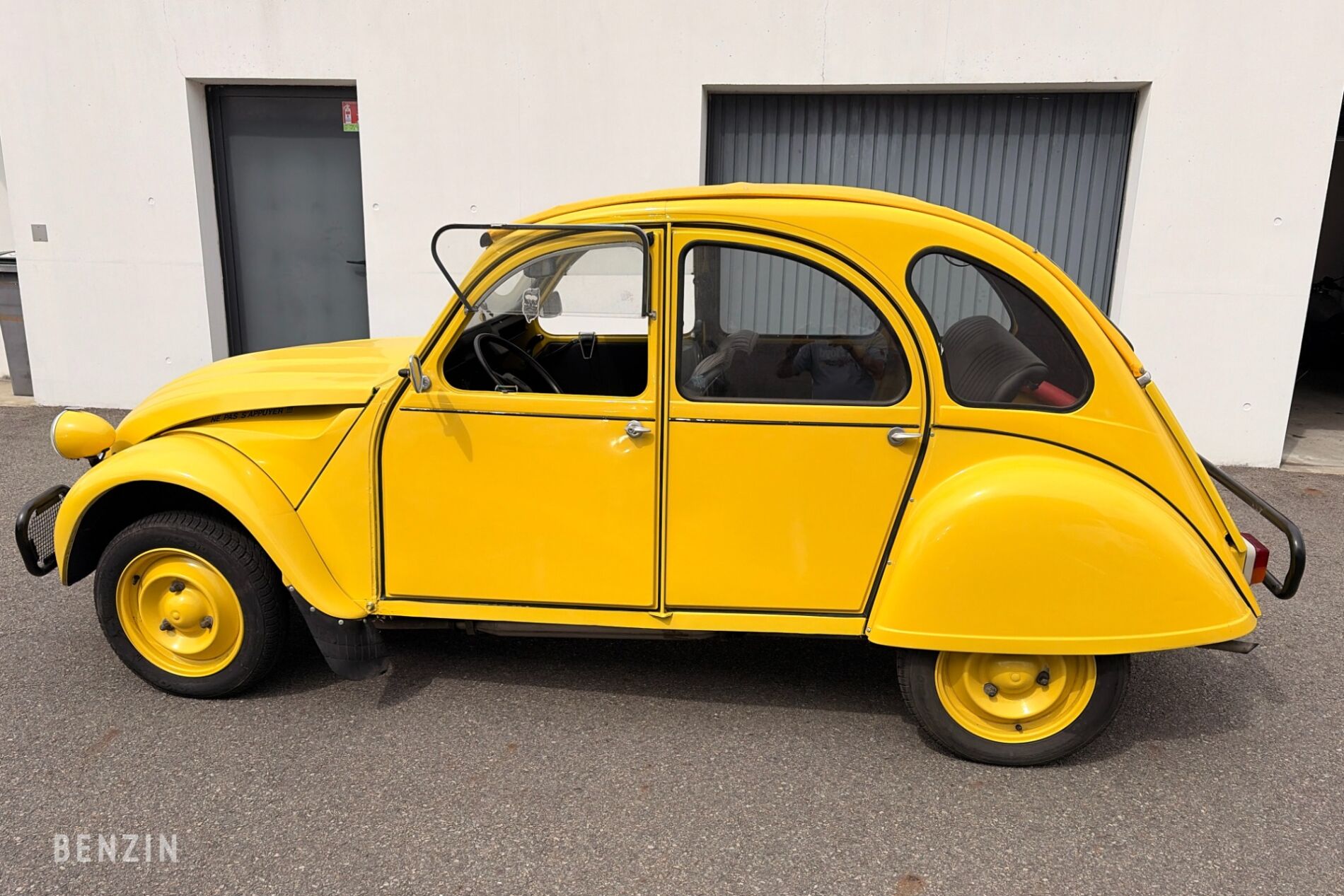  Citro&euml;n 2CV6 
