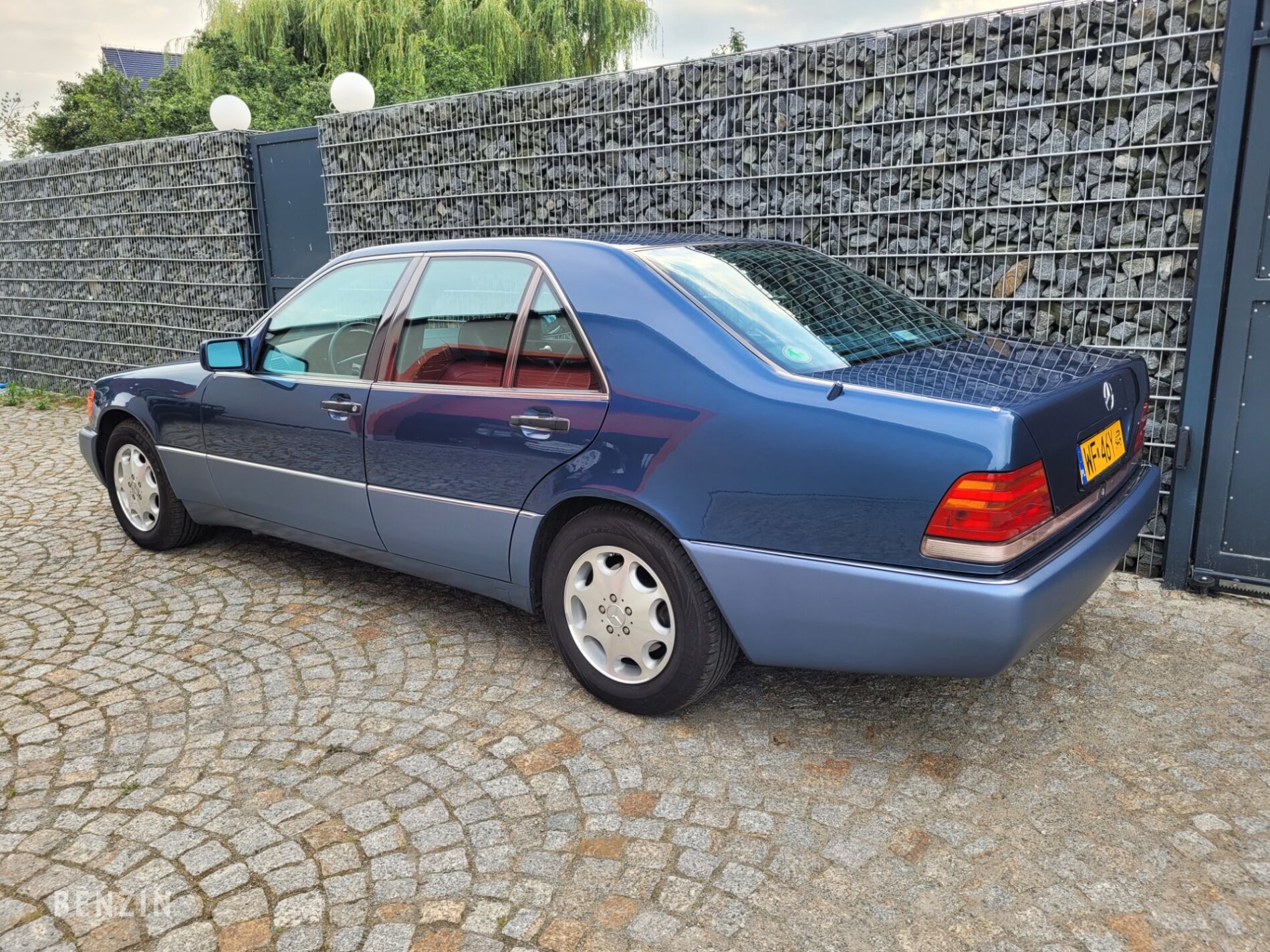 Mercedes-Benz 400 SE Mercedes-Benz 400 SE