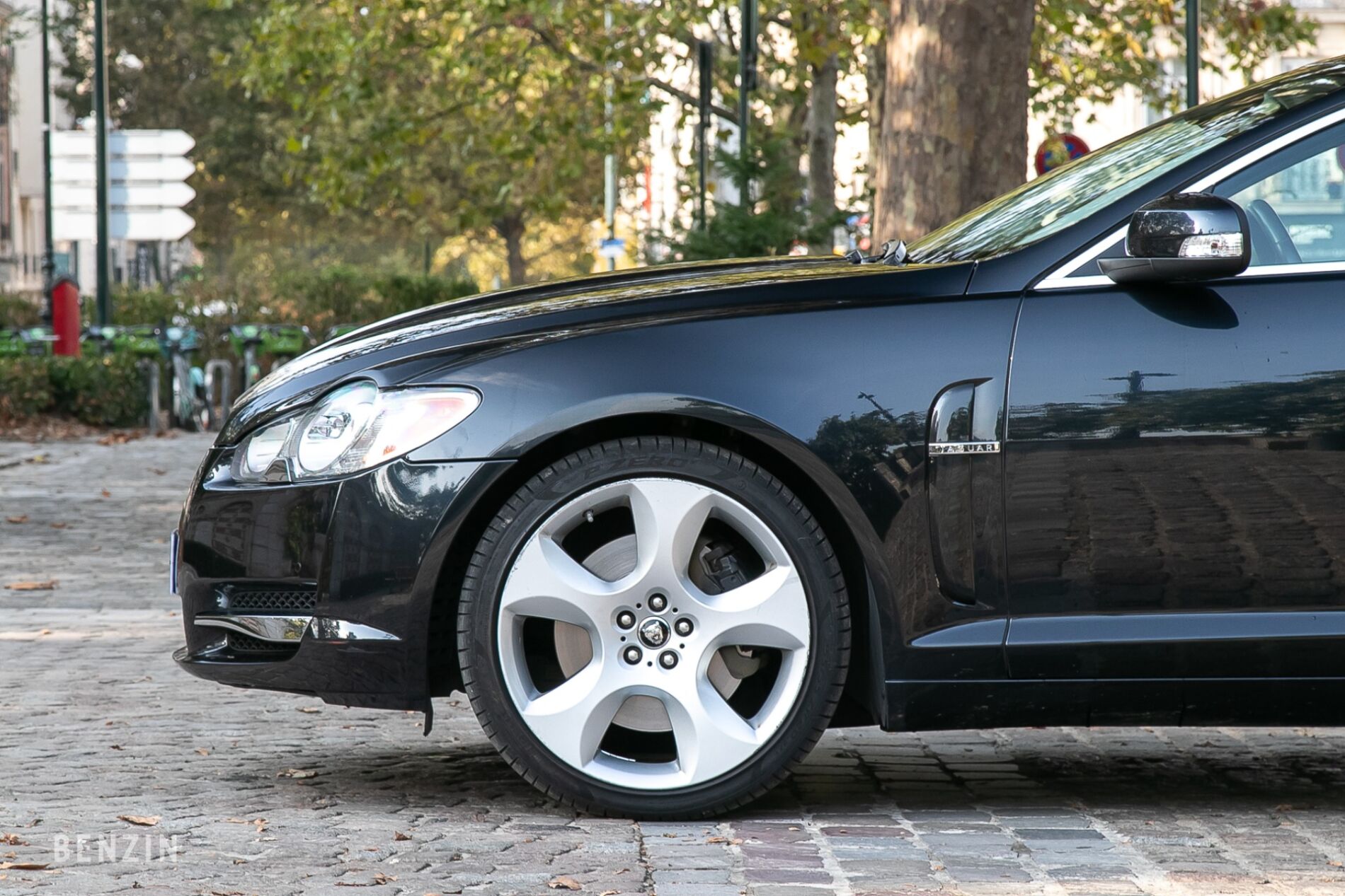Jaguar XF SV8 Supercharged Jaguar XF SV8 Supercharged