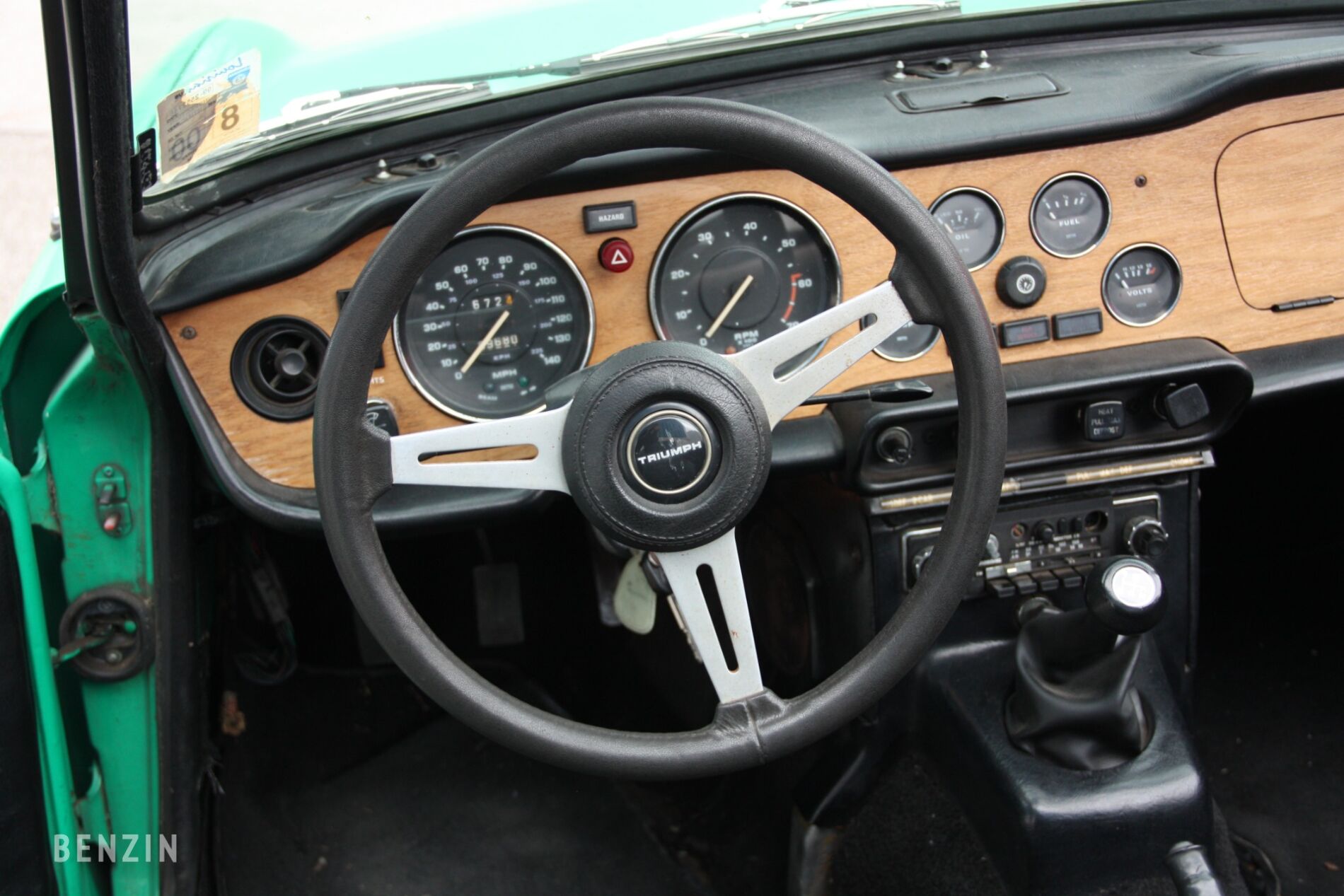  Triumph TR6 