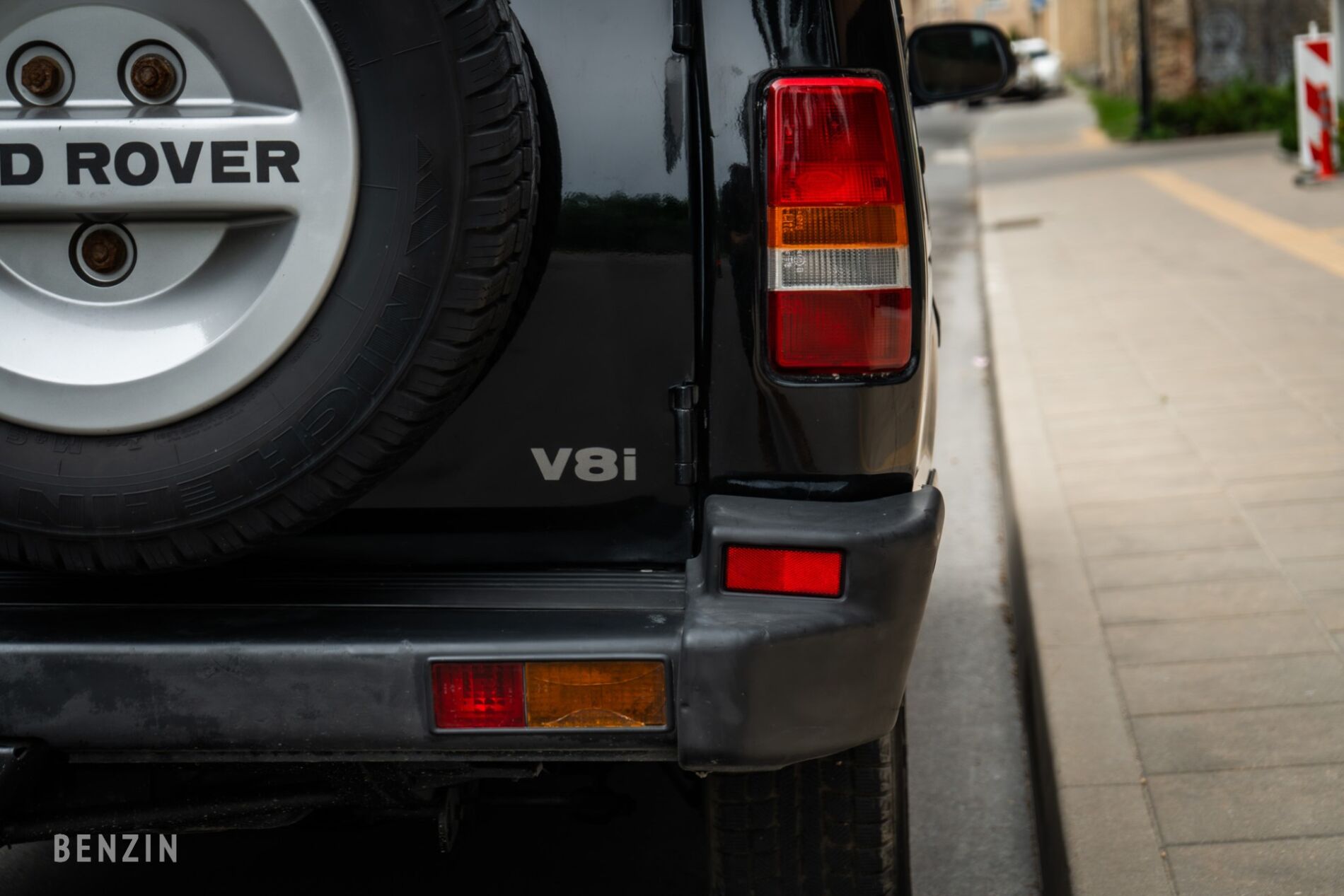  Land Rover Discovery V8i SE 