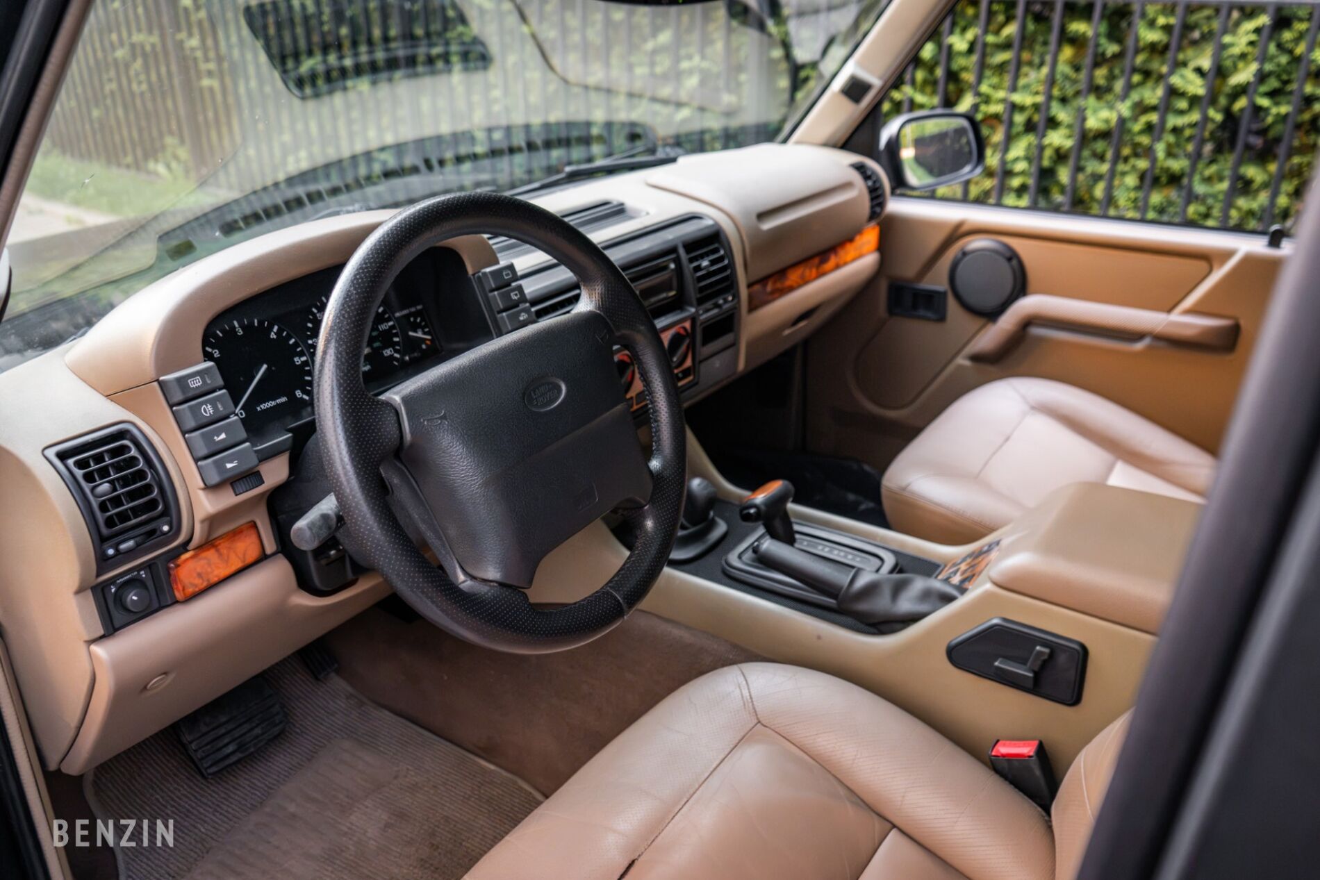  Land Rover Discovery V8i SE 