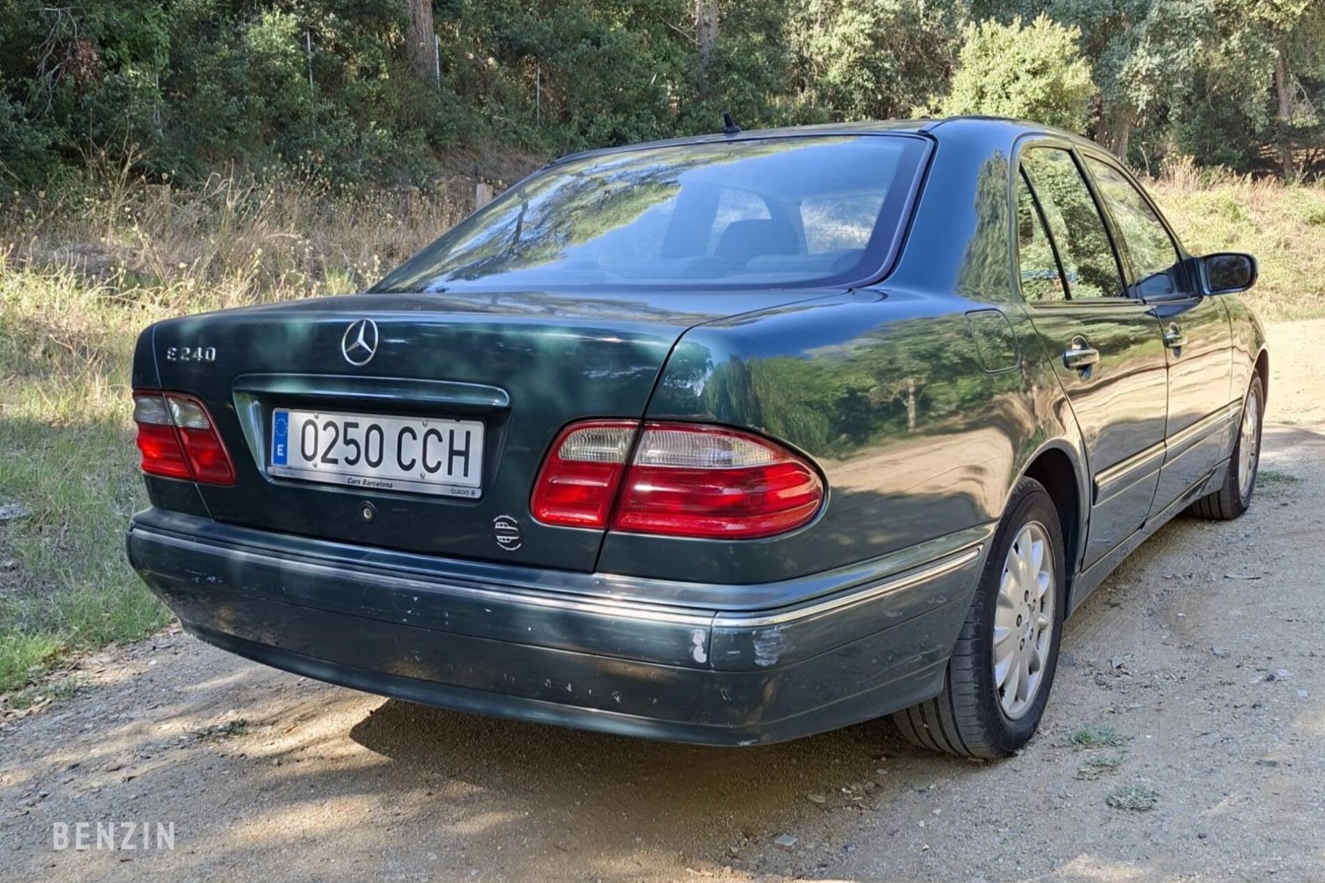  Mercedes-Benz E240 type W210 