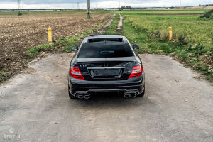 Mercedes-Benz C63 AMG Coupé - 2012