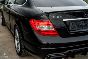 Mercedes-Benz C63 AMG Coupé - 2012