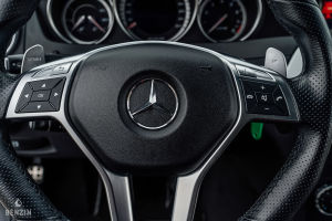 Mercedes-Benz C63 AMG Coupé - 2012