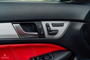 Mercedes-Benz C63 AMG Coupé - 2012