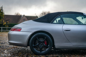 Porsche 911 type 996 C4 Cabriolet - 2002