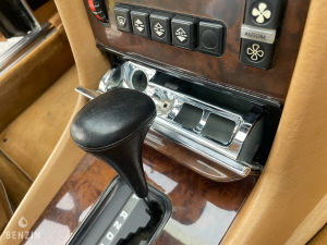 Mercedes-Benz 560 SL R107 - 1988